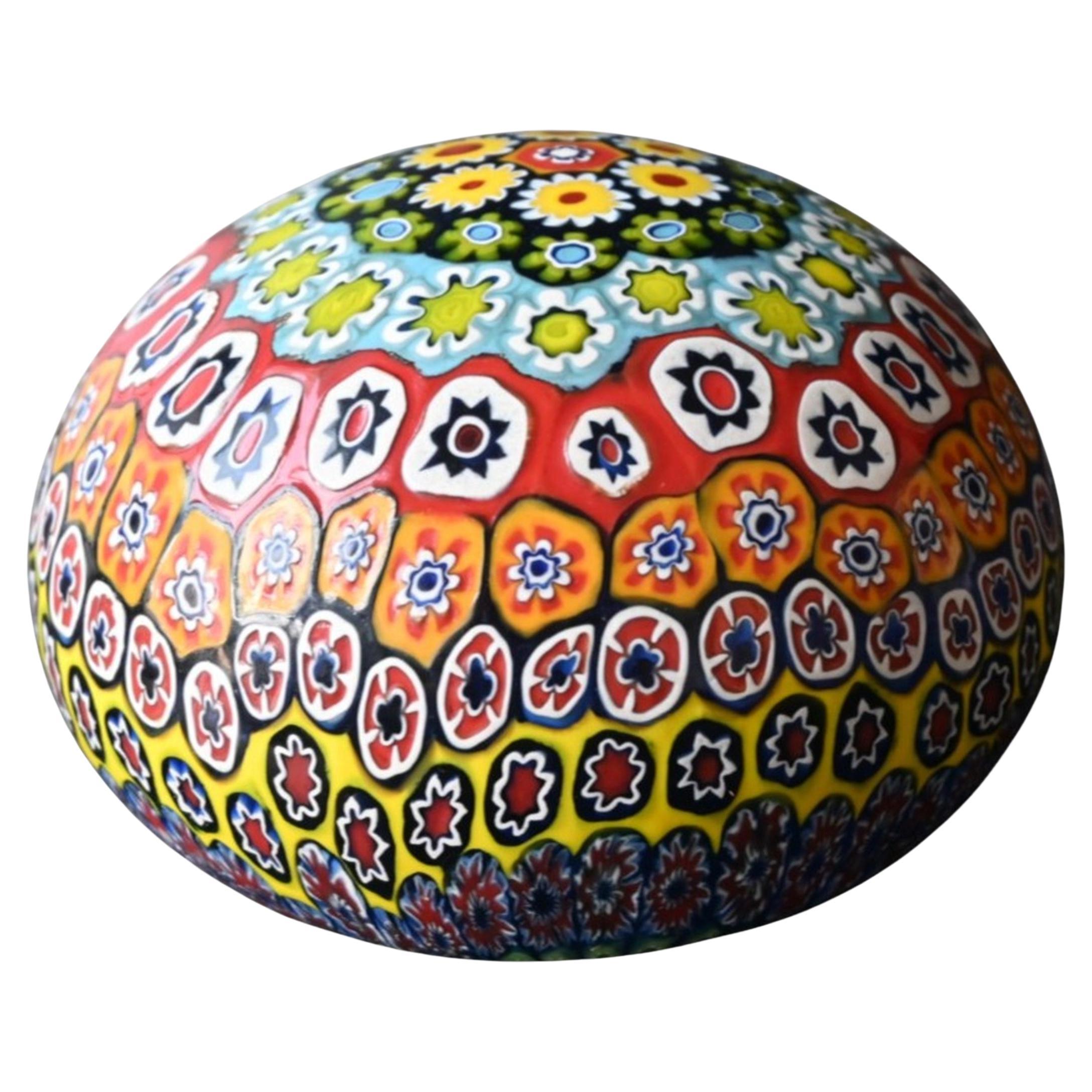Millefiori Glas Briefbeschwerer - Murano, Fratelli Toso zugeschrieben -  1950-1970 im Angebot