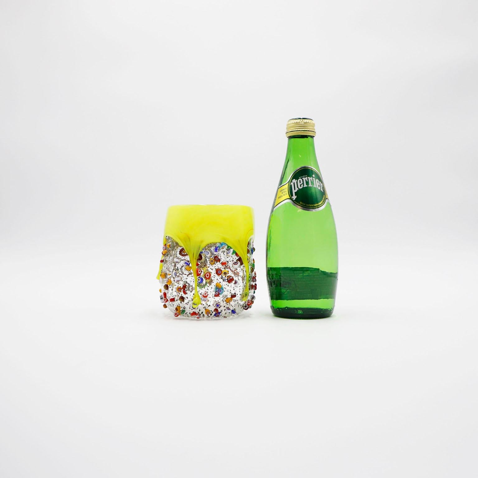 Italiano Bicchiere di vetro Millefiori, Bicchiere di vetro stropicciato dimesso in vendita