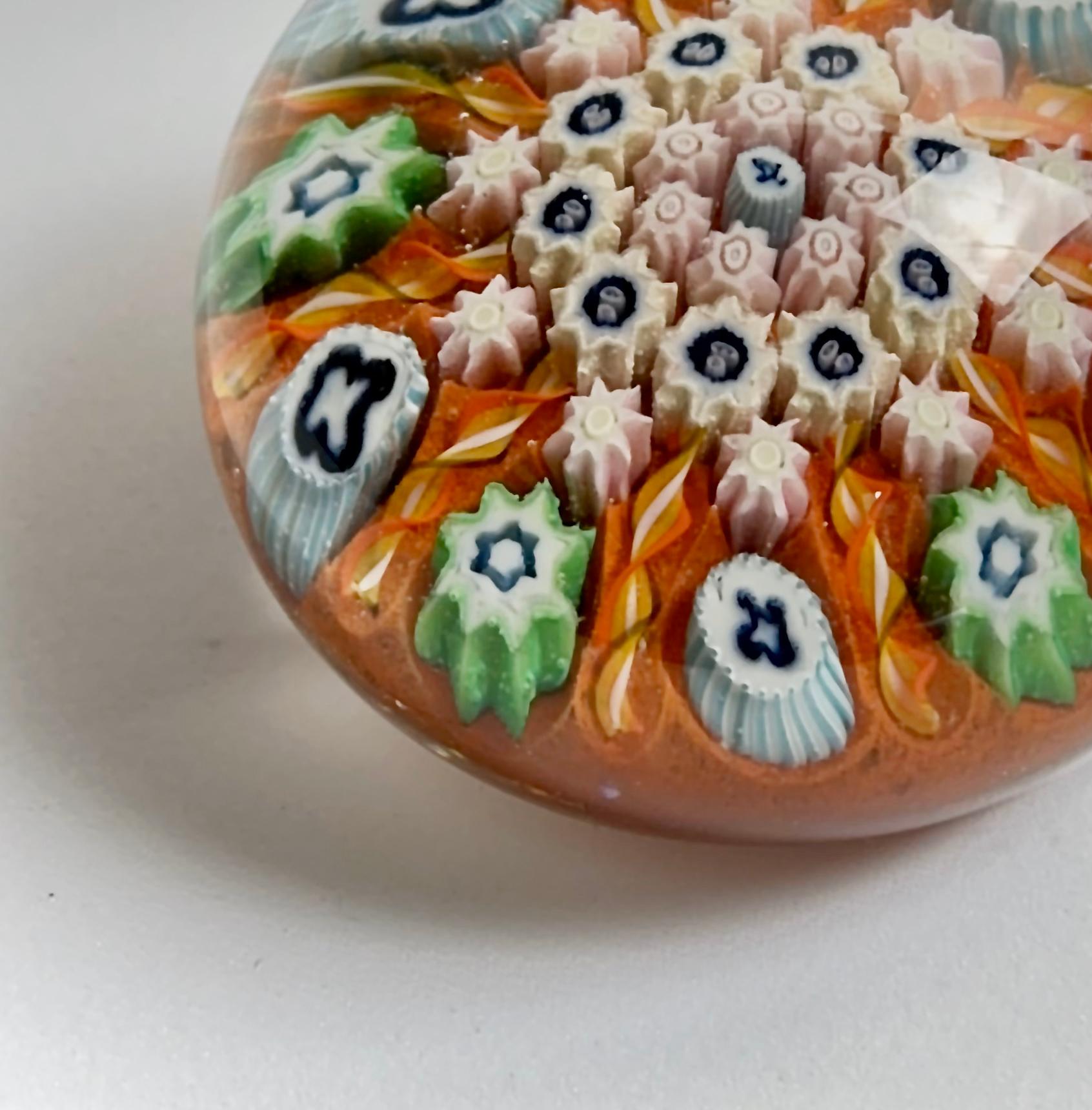 Presse-papiers Millefiori orange vert bleu, Vasart, Écosse, vers les années 1960 en vente 1