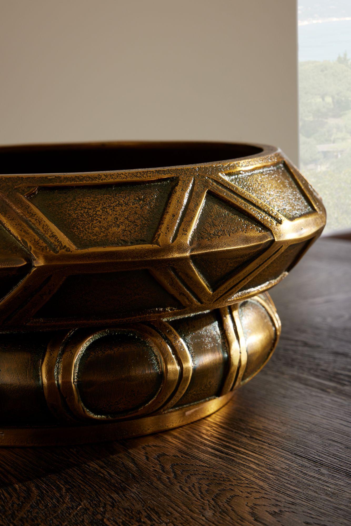 Millenia Stacked Small Centerpiece, Set of 2 GKAYI02 - Laiton antique en vente 4