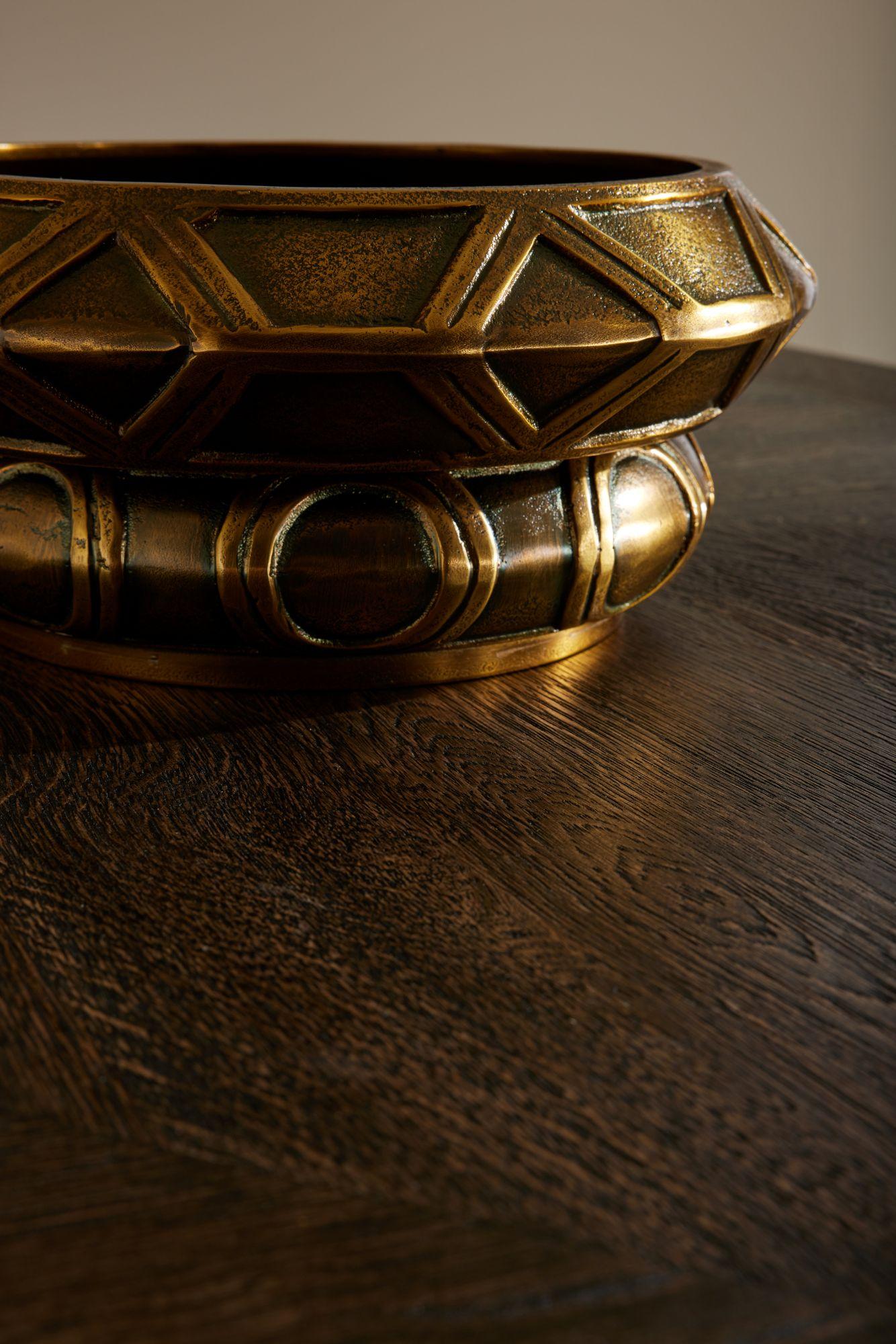 Millenia Stacked Small Centerpiece, Set of 2 GKAYI02 - Laiton antique en vente 5