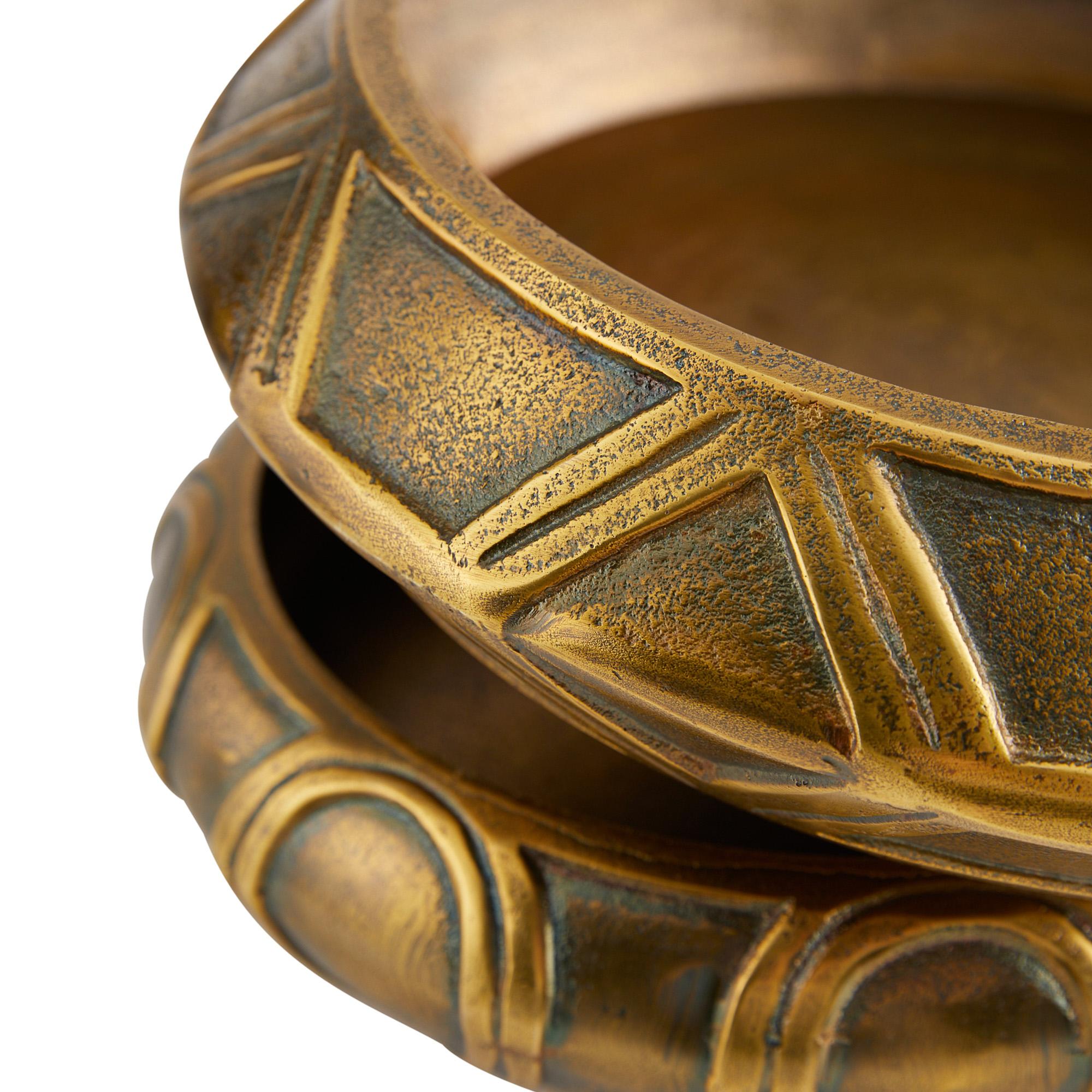 Aluminium Millenia Stacked Small Centerpiece, Set of 2 GKAYI02 - Laiton antique en vente