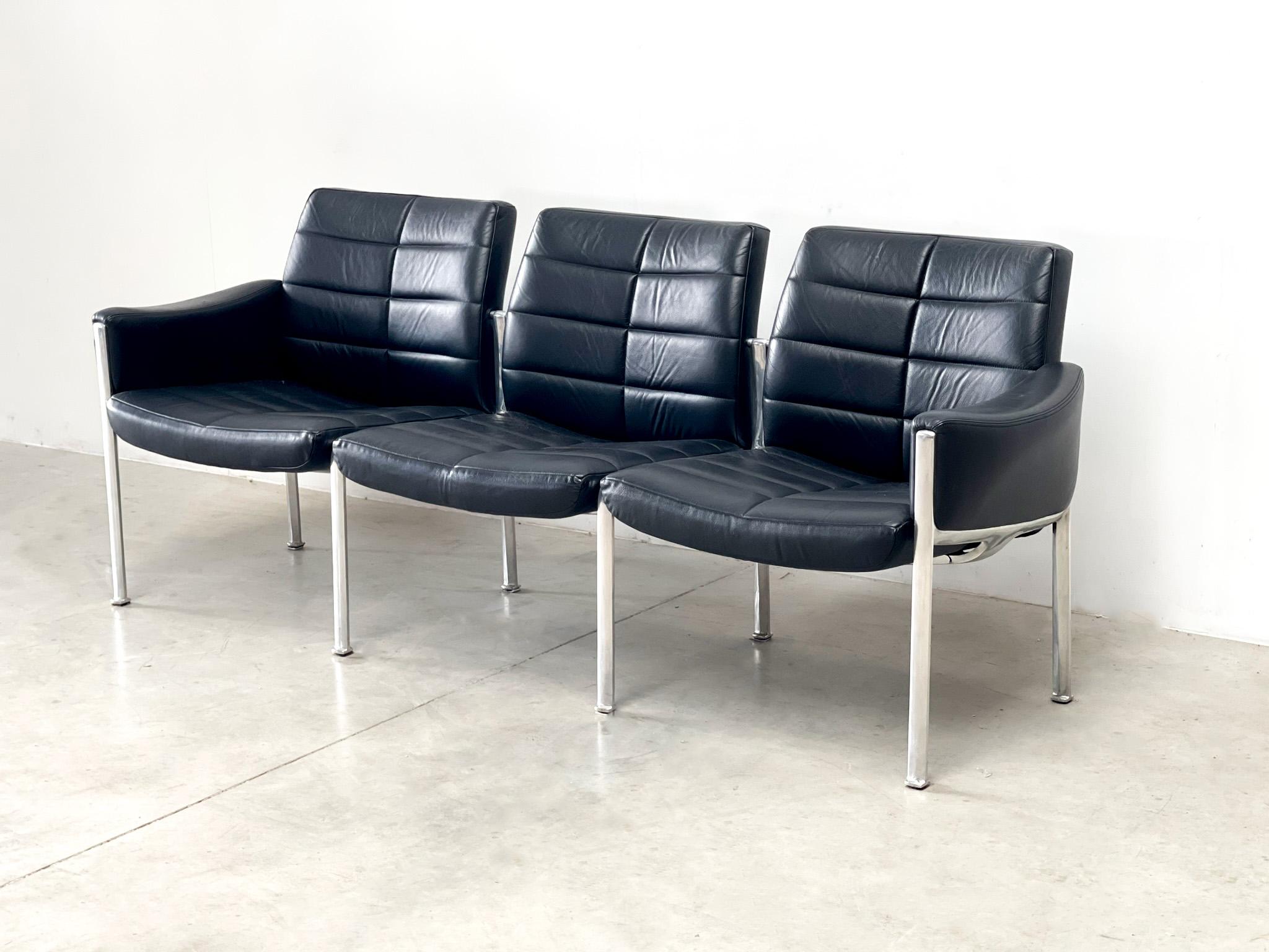 Miller Borgsen leather and steel sofa In Good Condition In Nijlen, VAN