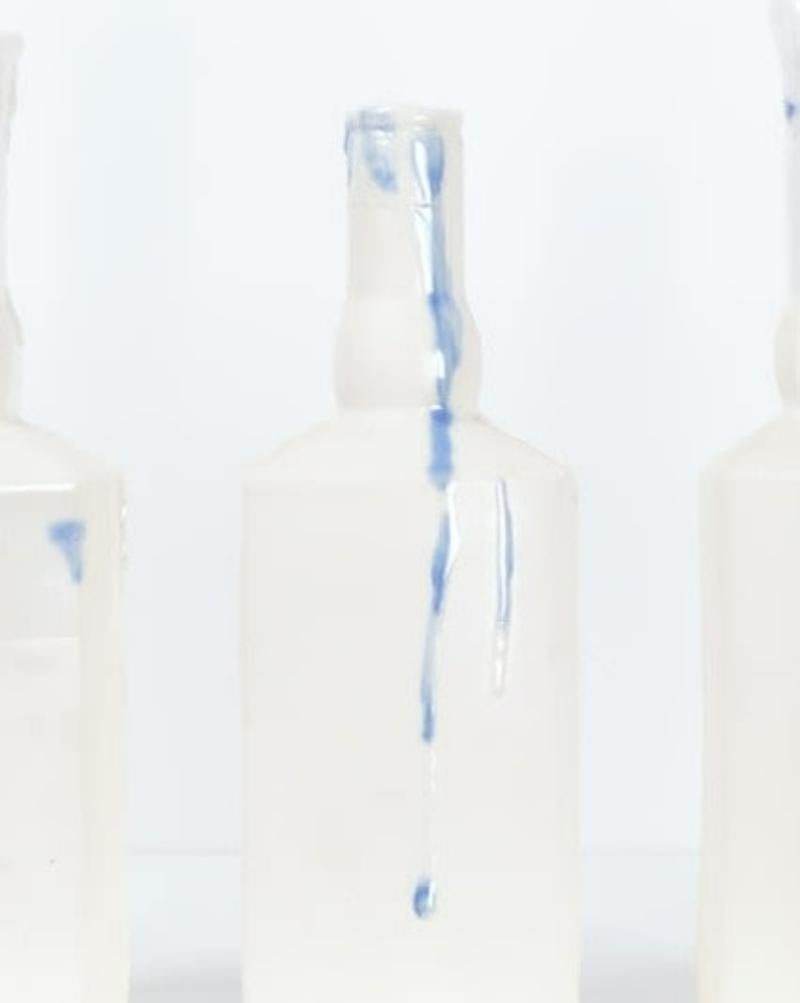 XXI secolo e contemporaneo A. Miller Ceramics, Set di cinque bottiglie in fusione in vendita