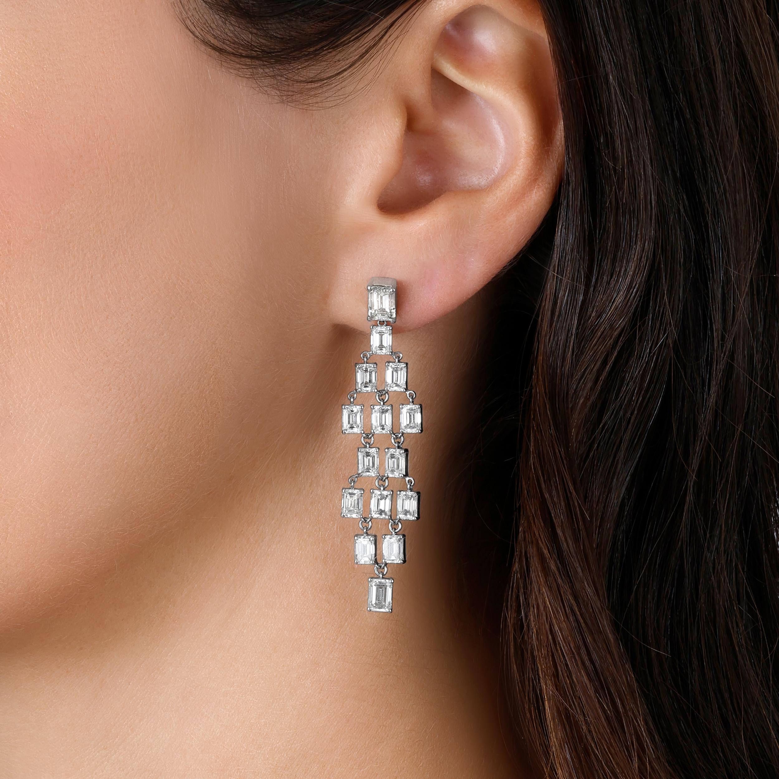 Chandelier Style 18K White Gold Baguette Diamond Earrings In New Condition For Sale In Los Angeles, CA