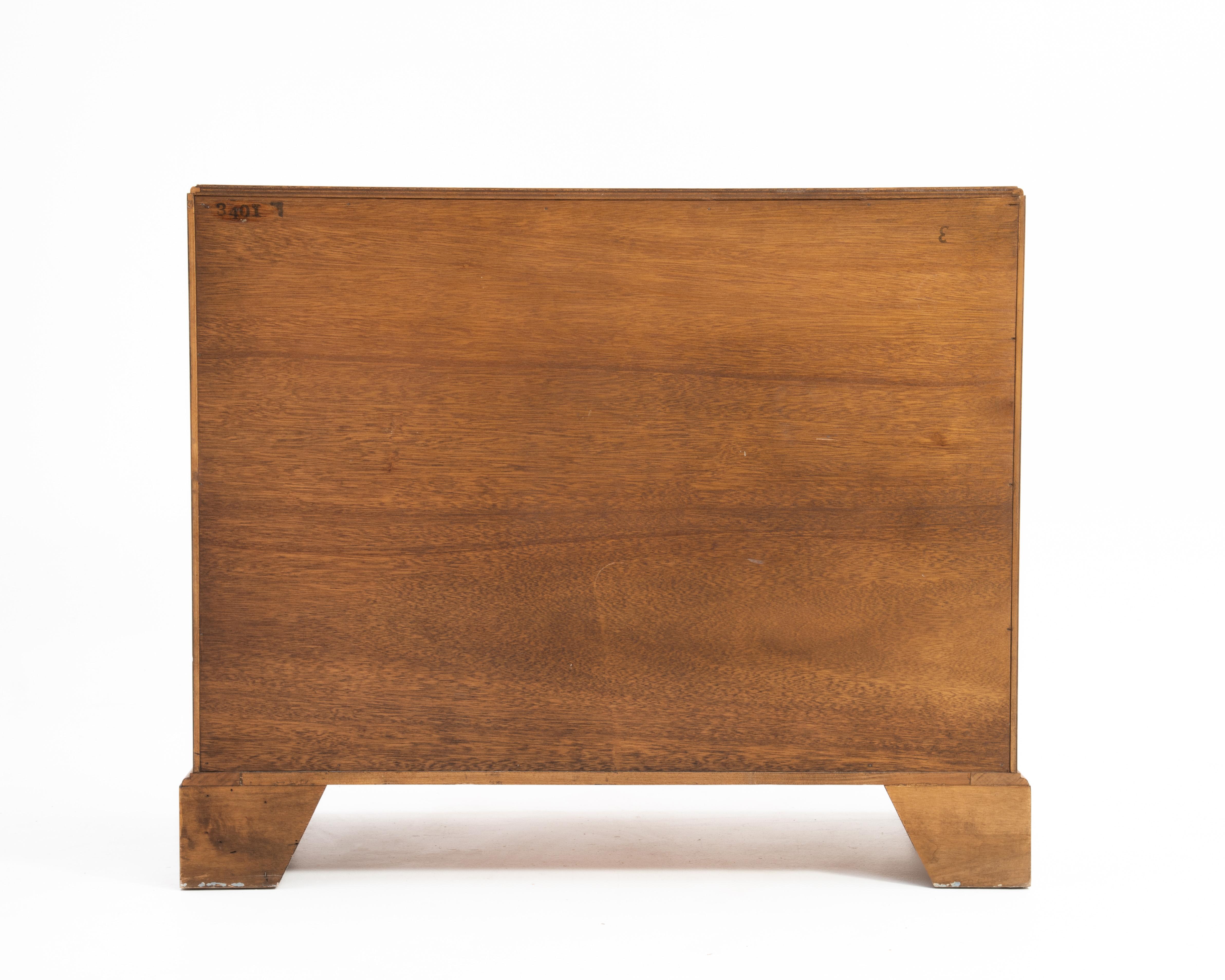 Milling Road Three Drawer Commode Bachelor Chest Banded Mahogany Maple Satinwood In Good Condition In Forest Grove, PA
