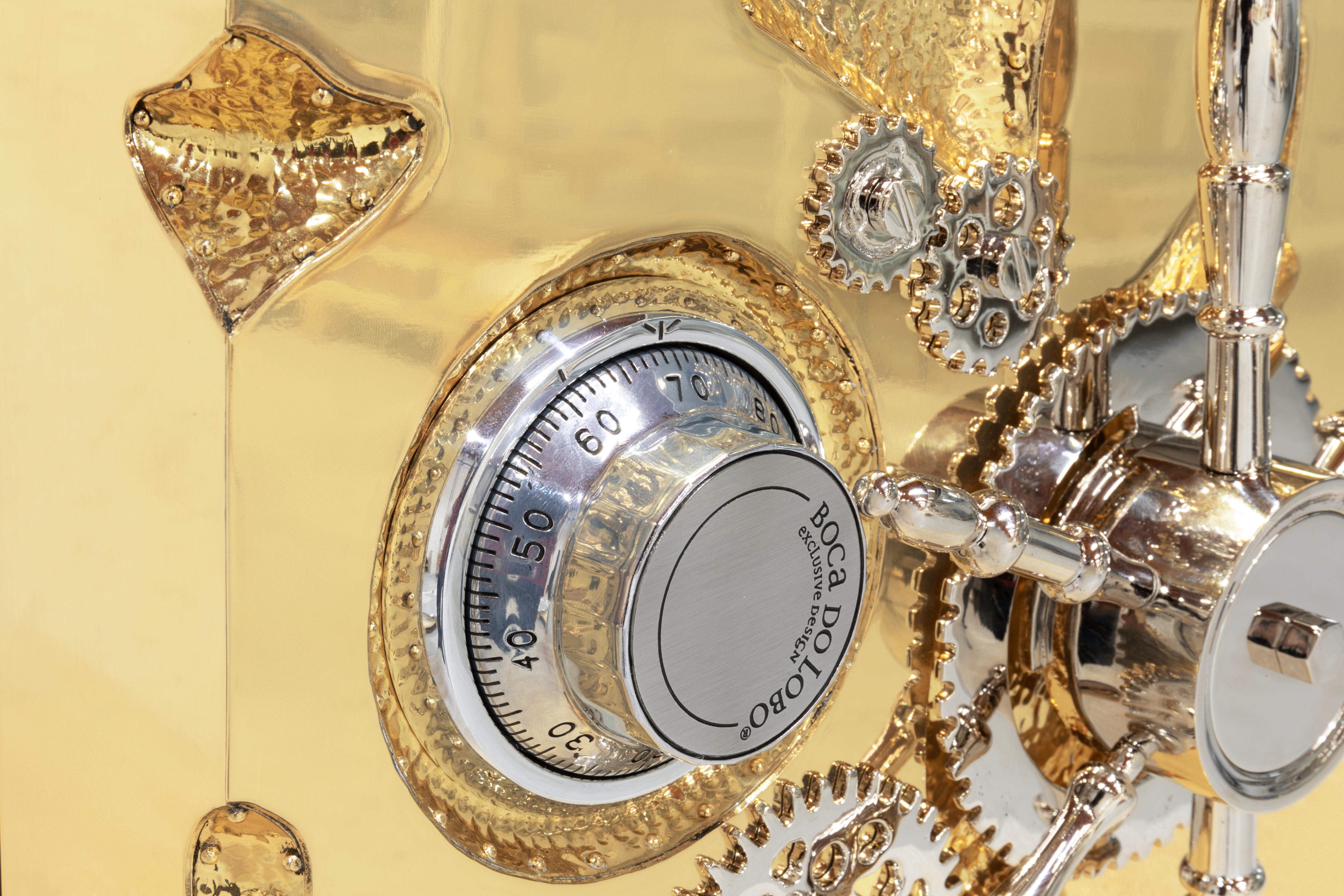 Millionaire Jewelry Safe - Hand-Crafted Gold Plate Brass - Boca do Lobo In New Condition For Sale In Rio Tinto, PT