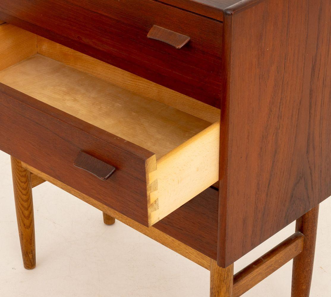 Mills-Denmark Danish Modern Walnut End Table For Sale 2