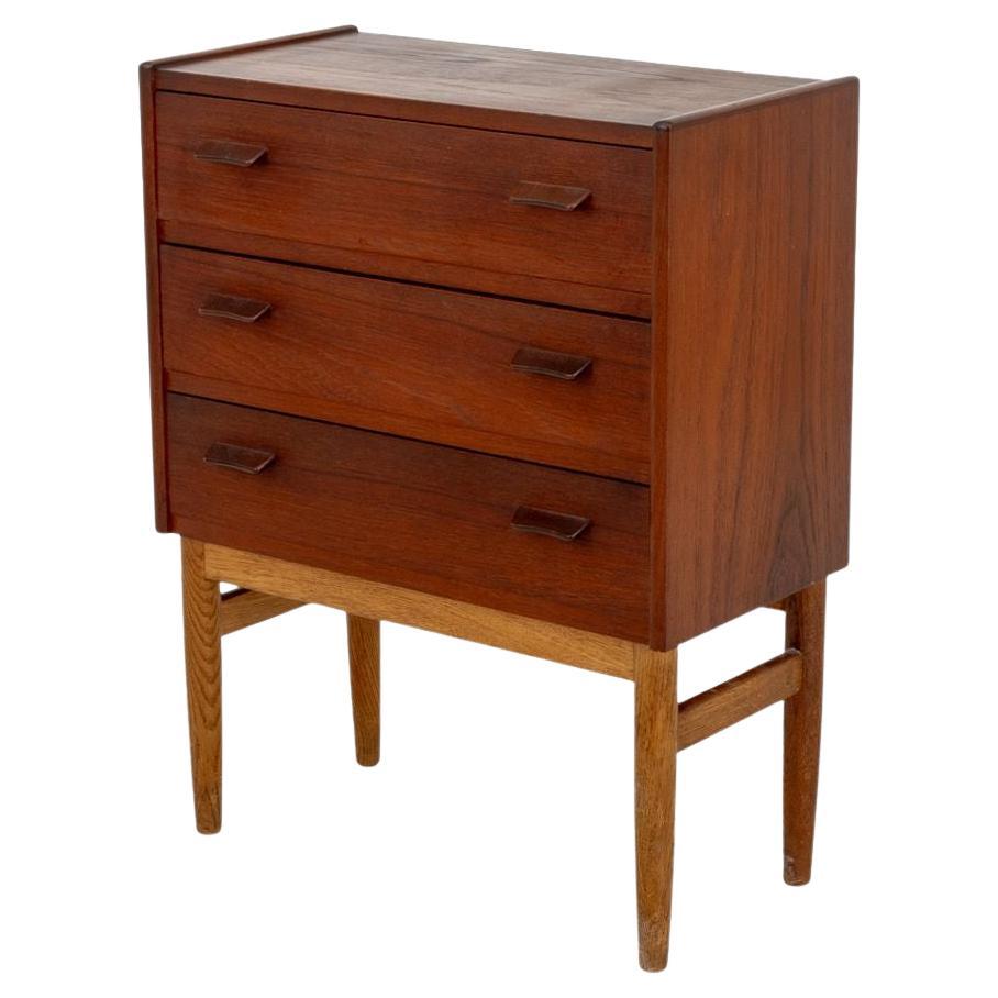 Mills-Denmark Danish Modern Walnut End Table For Sale