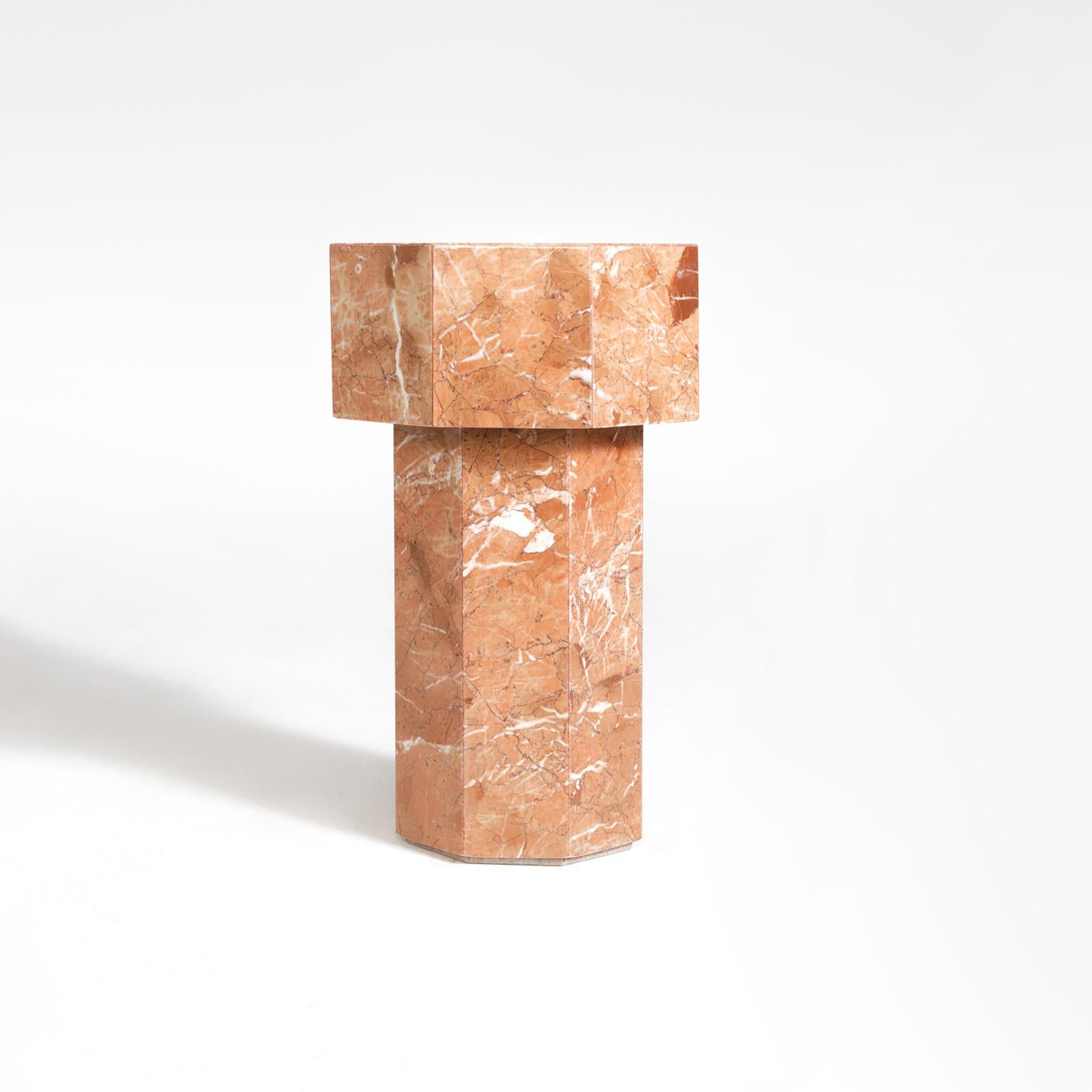 Turc Table d'appoint rotative en marbre Rose par Yellowdot   en vente