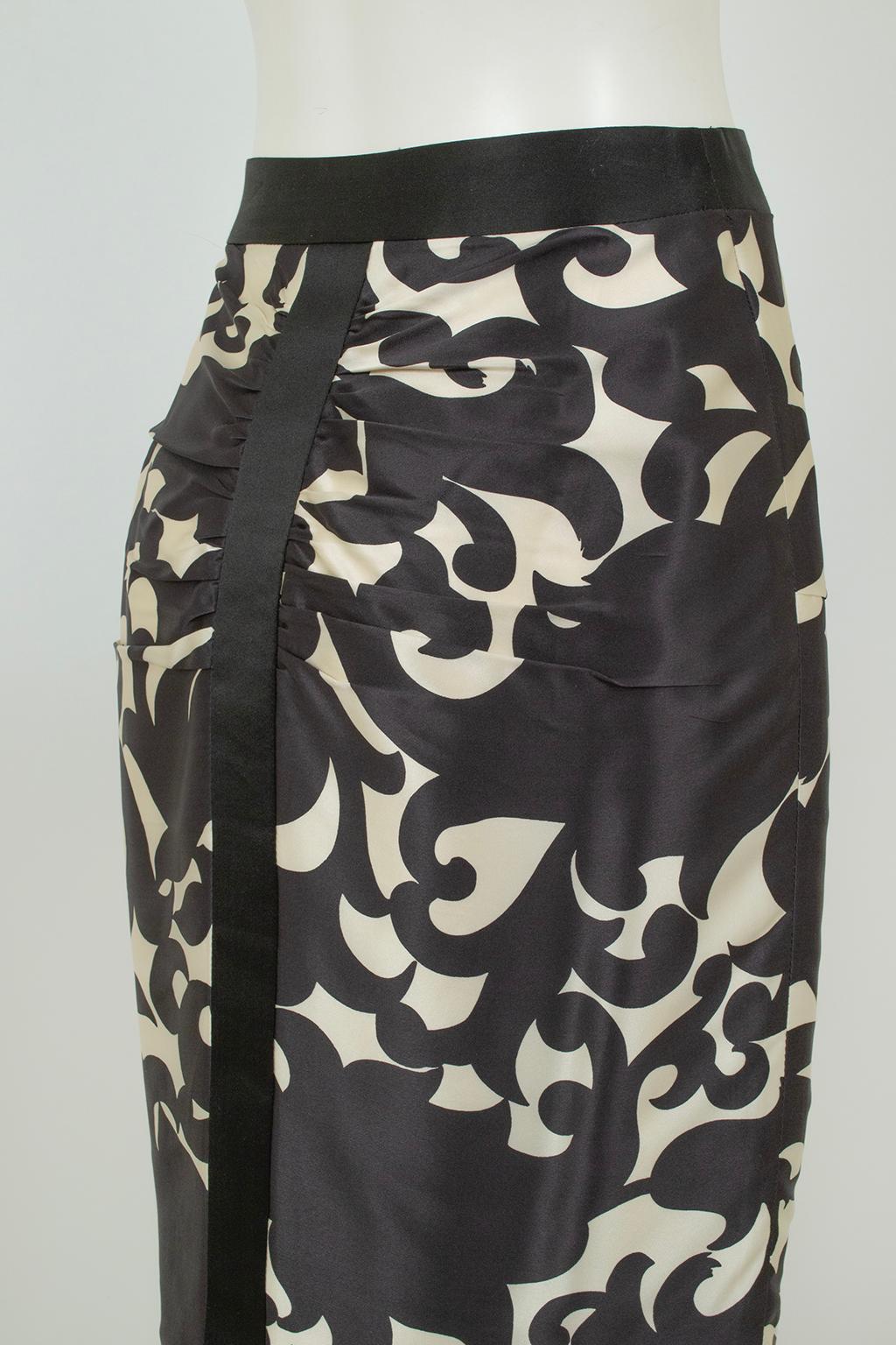 Milly Deep Navy and Black Ruched Satin Chinoiserie Pencil Skirt – XS, 2002 For Sale 4