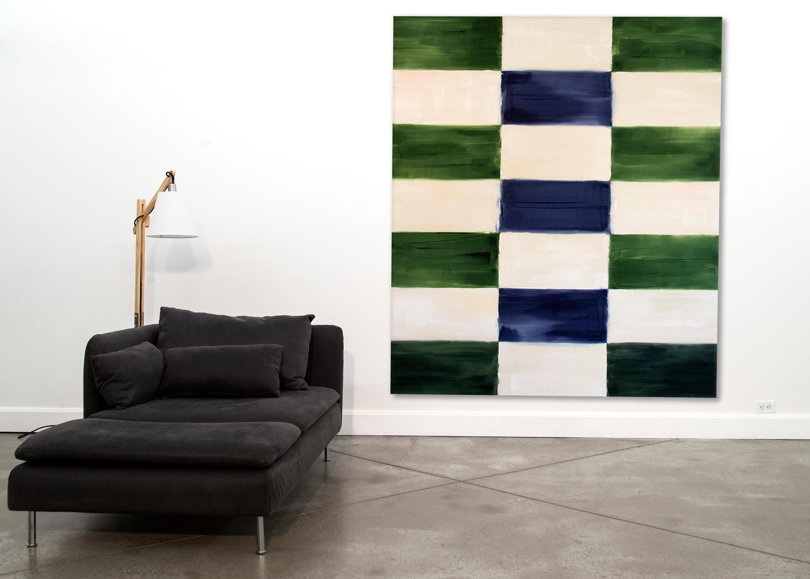 Deux colonnes de rectangles horizontaux aux couleurs alternées de vert forêt et de blanc chaud encadrent une troisième colonne centrale de rectangles blanc chaud et bleu saphir dans cette toile de 2,5 mètres de haut. Les bords des rectangles en