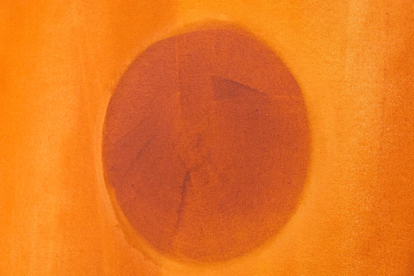Mott Continuum - große, helle, orangefarbene, geometrische Abstraktion, Acryl auf Leinwand (Orange), Abstract Painting, von Milly Ristvedt