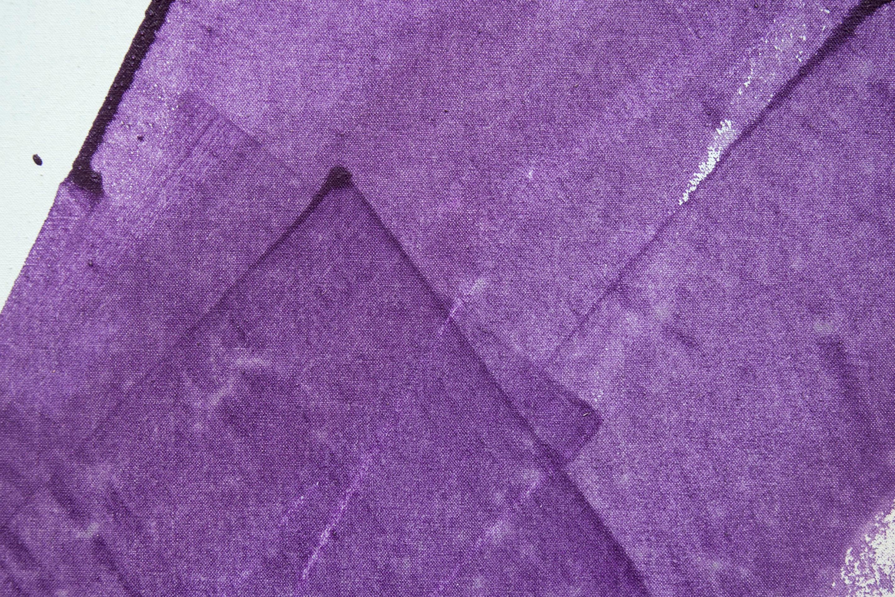 Pintura abstracta a gran escala, llena de color, con rosas, naranjas y morados sobre un fondo azul pálido. Milly Ristvedt aborda el color en su obra con sincera consideración y pericia, sus paletas contienen una sutil complejidad que resulta