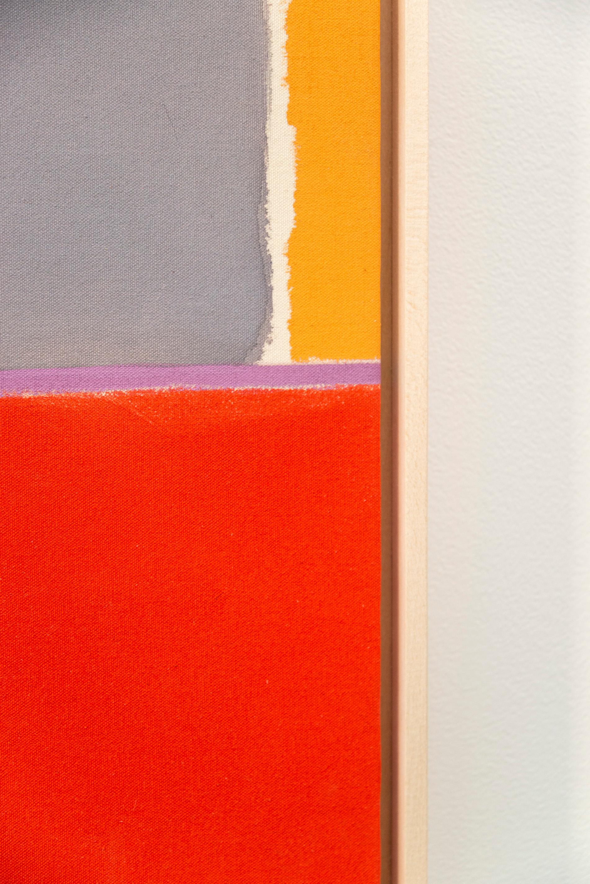 Amante del jazz, la modernista Milly Ristvedt rinde homenaje a un querido artista en esta convincente pintura abstracta. El campo de color está dominado por un gris suave, una banda de rojo intenso en la base y líneas horizontales de color rosa