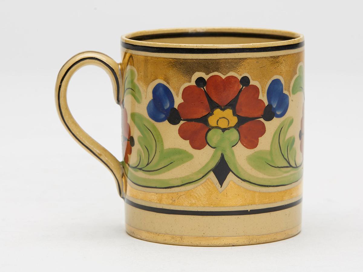 Millie Taplin Art Deco Wedgwood Bemalte Tasse und Untertasse mit Blumenmuster (Mitte des 20. Jahrhunderts) im Angebot