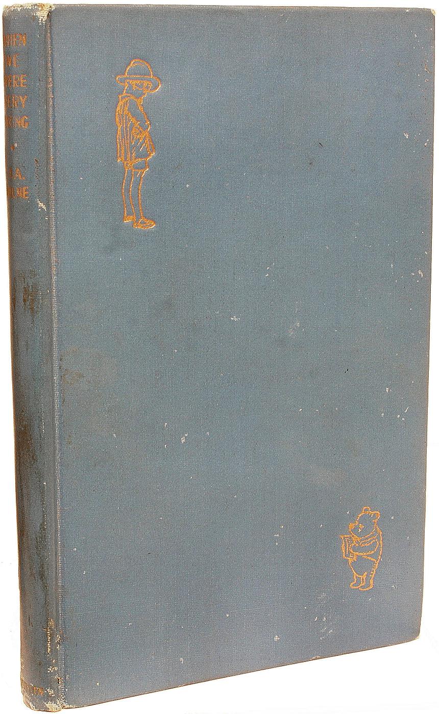 AUTORE: MILNE, A. A. MILNE 

TITOLO: Quando eravamo molto giovani.

EDITORE: Londra: Methuen & Co., 1954.

DESCRIZIONE. ISCRITTO DA CHRISTOPHER ROBIN MILNE. 1 volume, con dedica sul frontespizio 