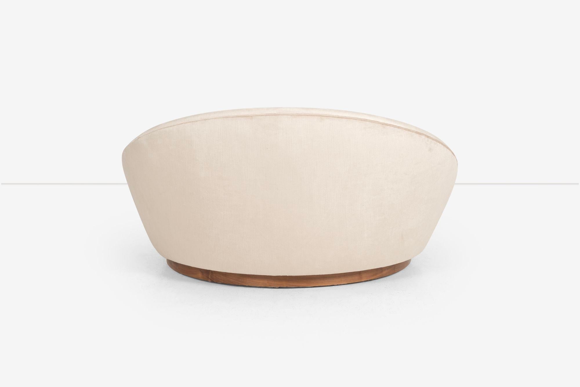 Mid-20th Century Milo Baufmanm Style Satellite Chaise