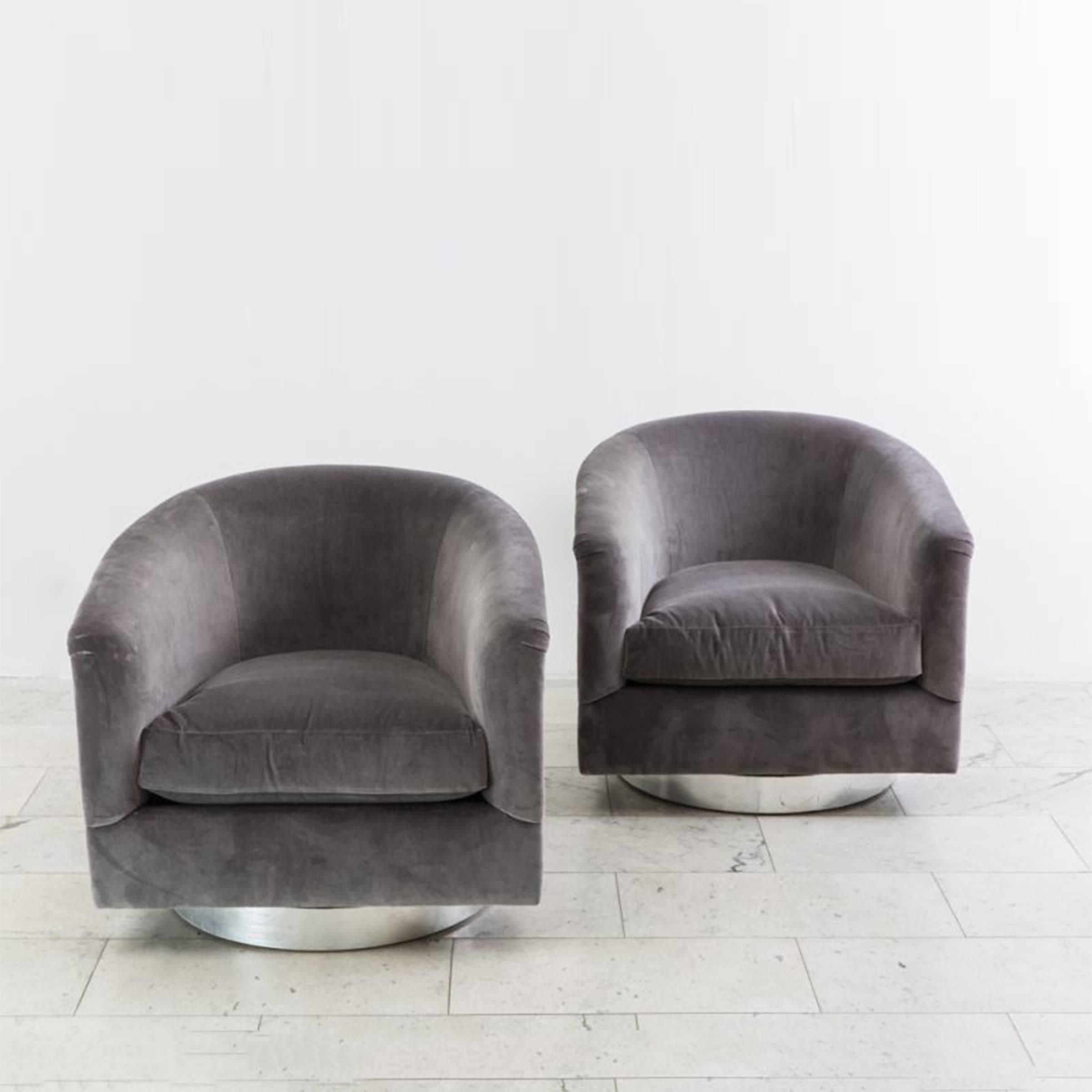 Milo Baughman, Pair of Grey Velvet Swivel Chairs, USA, 1970s