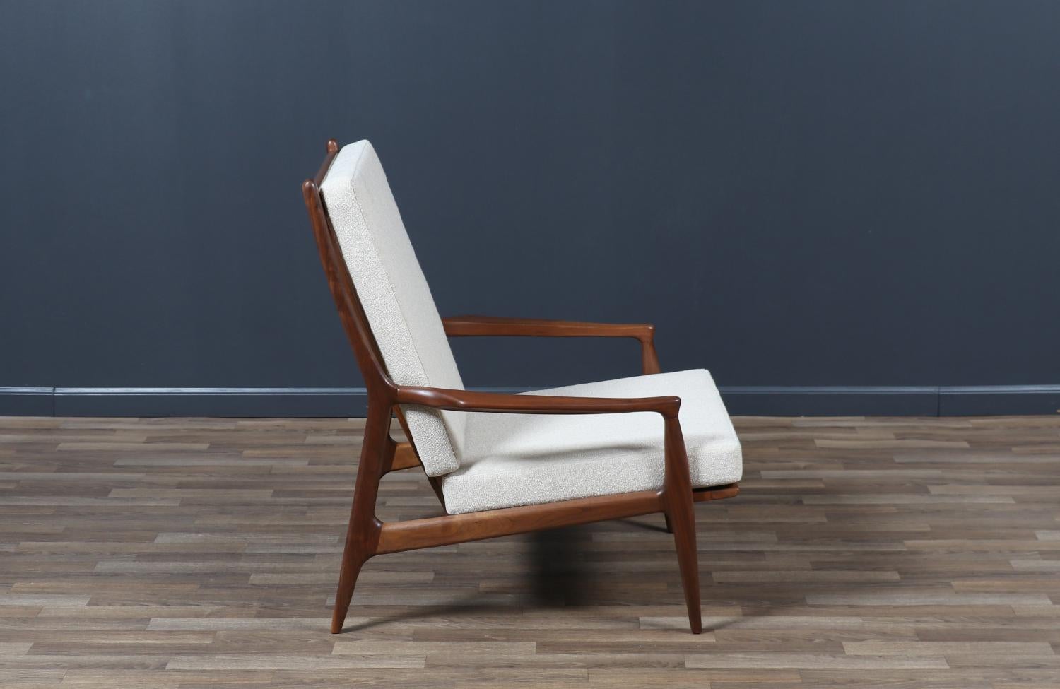 Mid-Century Modern Chaise longue en noyer 