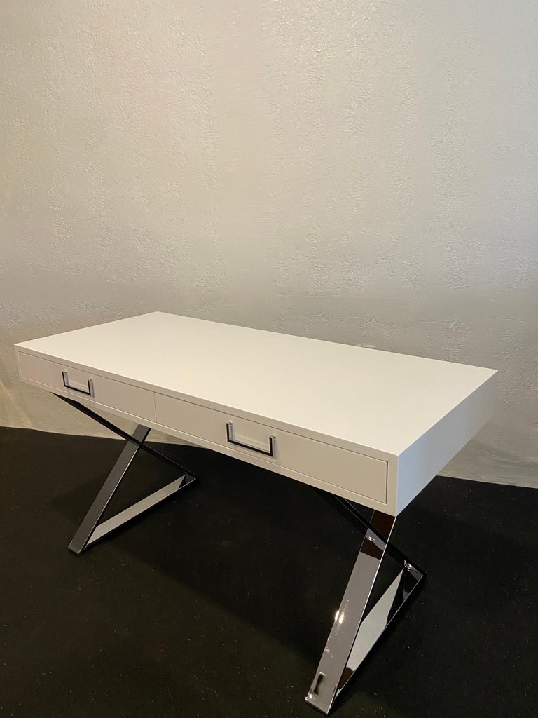 Milo Baughman Attributed Lacquered Desk In Good Condition For Sale In West Palm Beach, FL