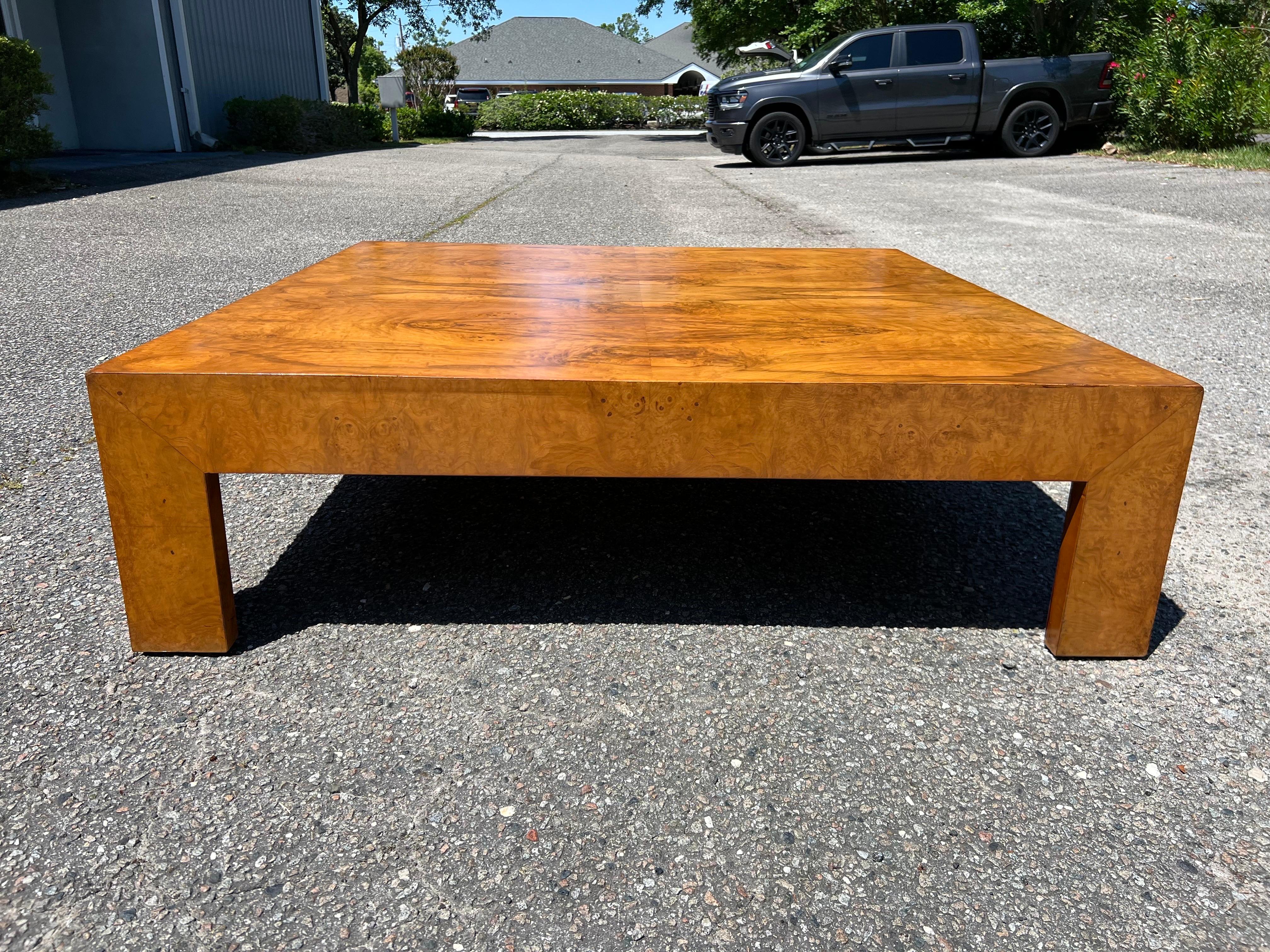 Table basse en bois d'ébène de grande taille attribuée à Milo Baughman en vente 6