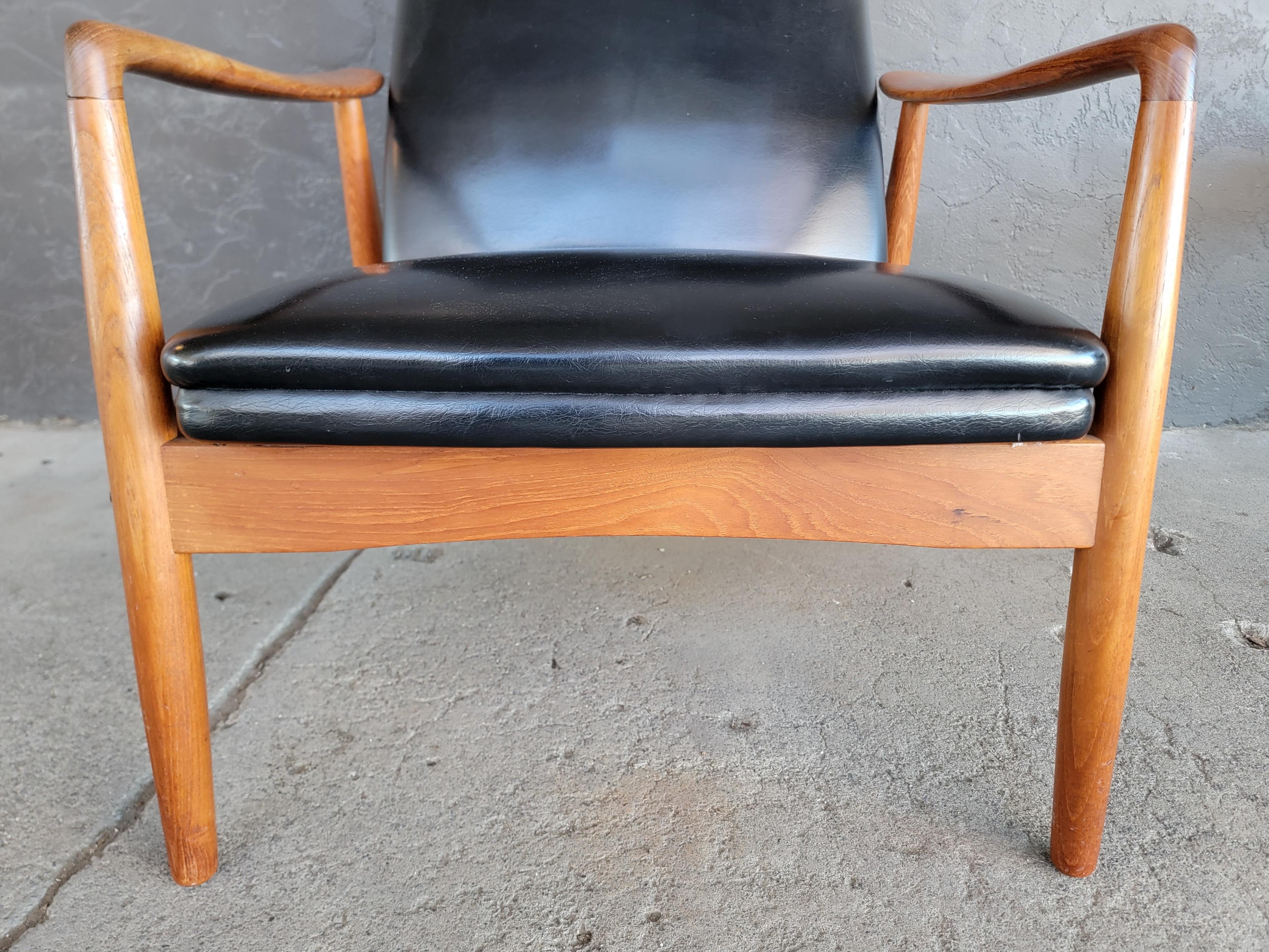 Naugahyde Milo Baughman Attributed Reclining Lounge Chair & Ottoman