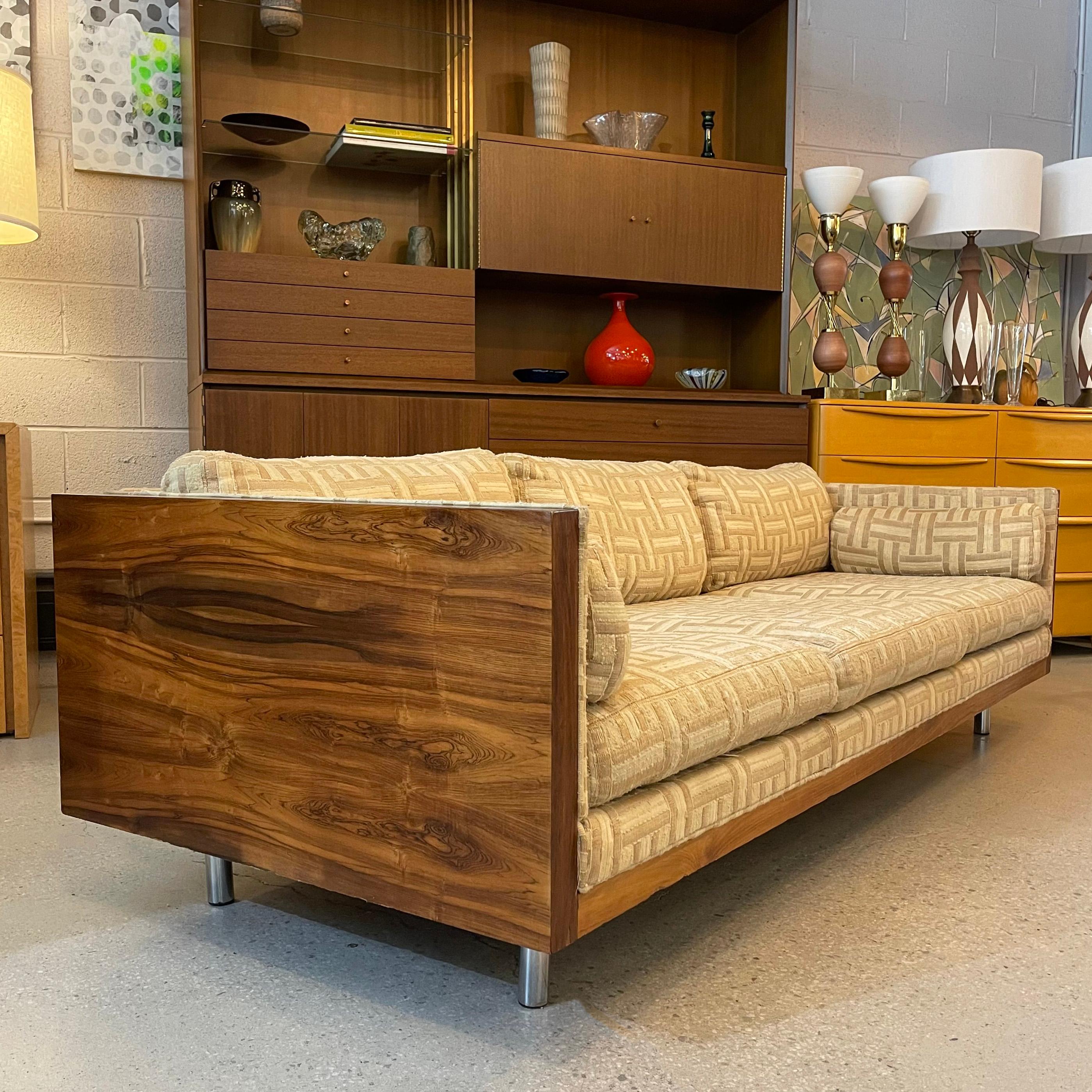 Mid-Century Modern Rosewood Case Sofa By Milo Baughman  In Good Condition For Sale In Brooklyn, NY