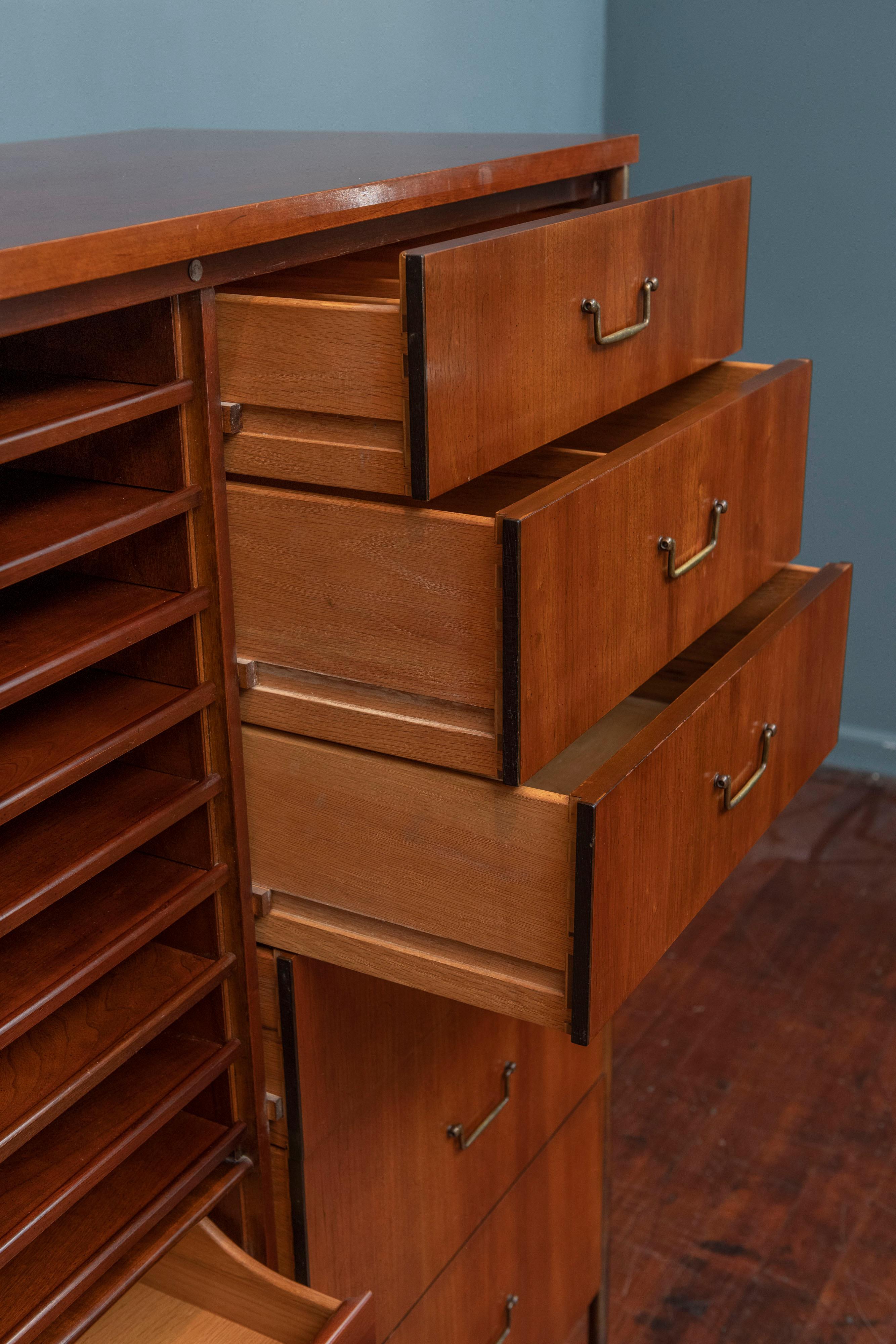 Milo Baughman Tall Cabinet from his Directional Line In Good Condition In San Francisco, CA