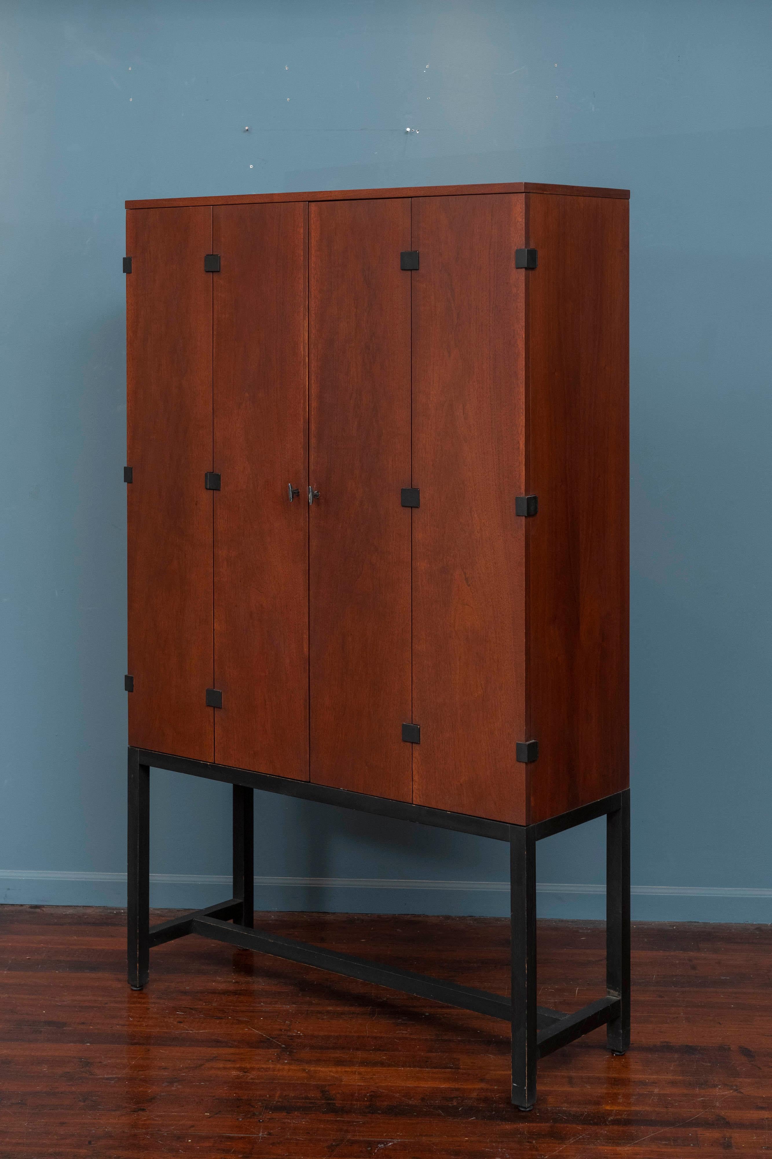 Milo Baughman Bar Cabinet for Directional In Good Condition In San Francisco, CA