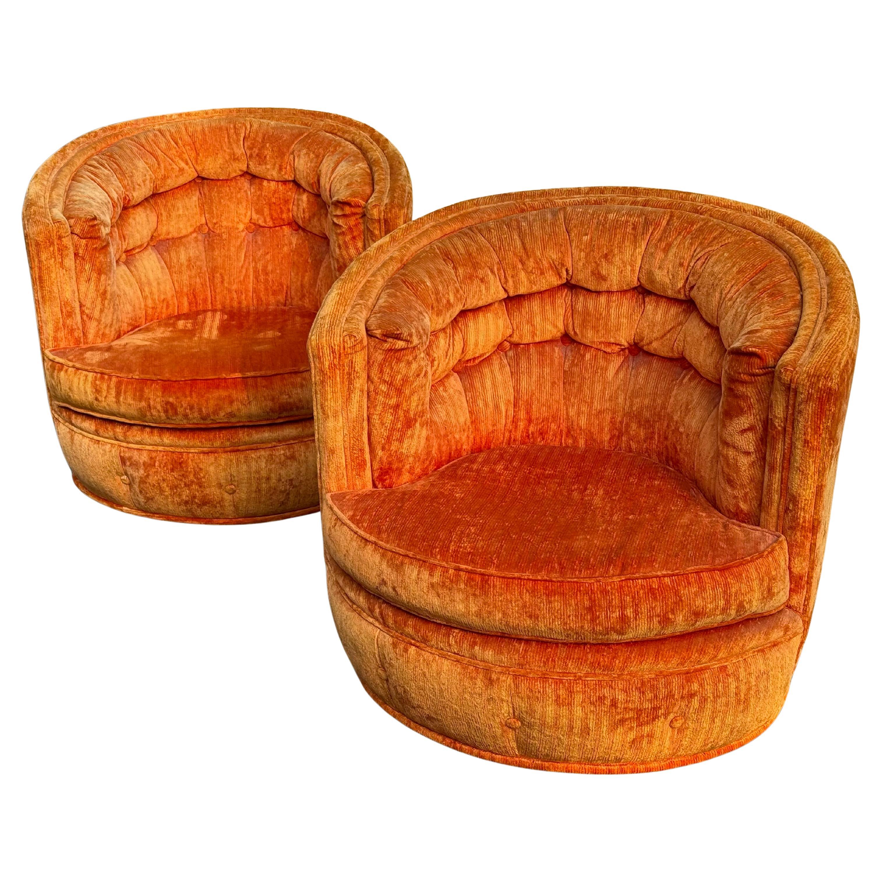 Pair of vintage 1960s classic orange Milo Baughman style swivel chairs. Gorgeous orange crushed velvet fabric. All original.

Chairs are in very good vintage condition. These chairs came out of an estate in Huntington Beach, California where they