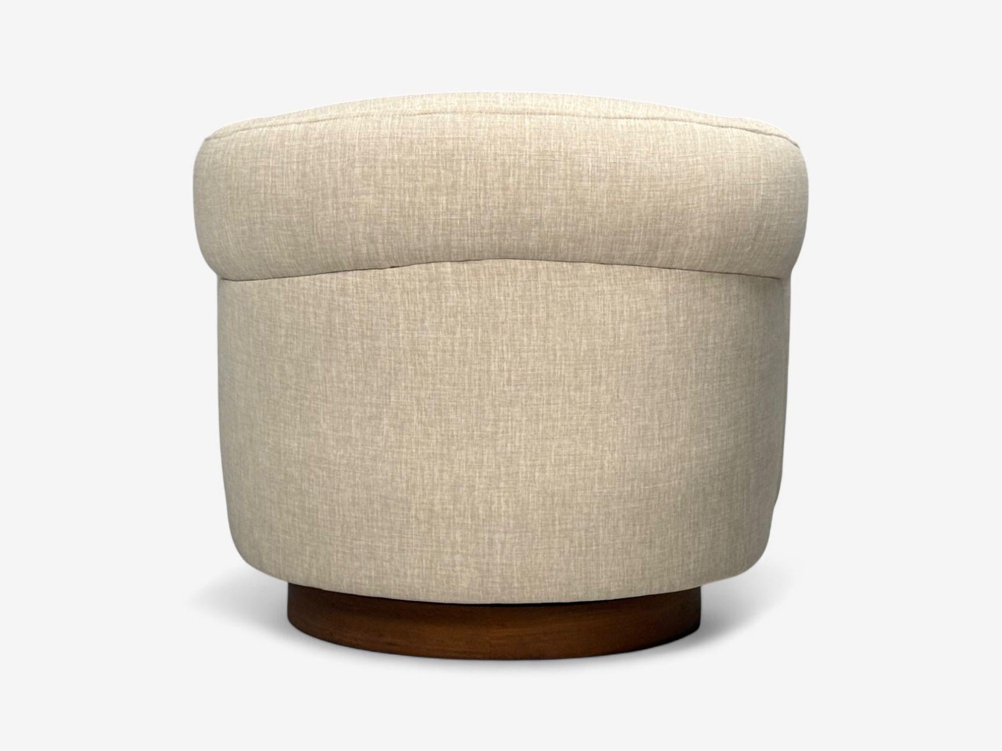 Milo Baughman, tapisserie beige, noyer, chaises basculantes et pivotantes, États-Unis, années 1970 en vente 2