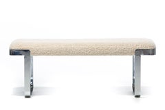 Banco Tri-Mark Designs con Estructura Cromada y Tapicería Bouclé Marfil c. 1970s