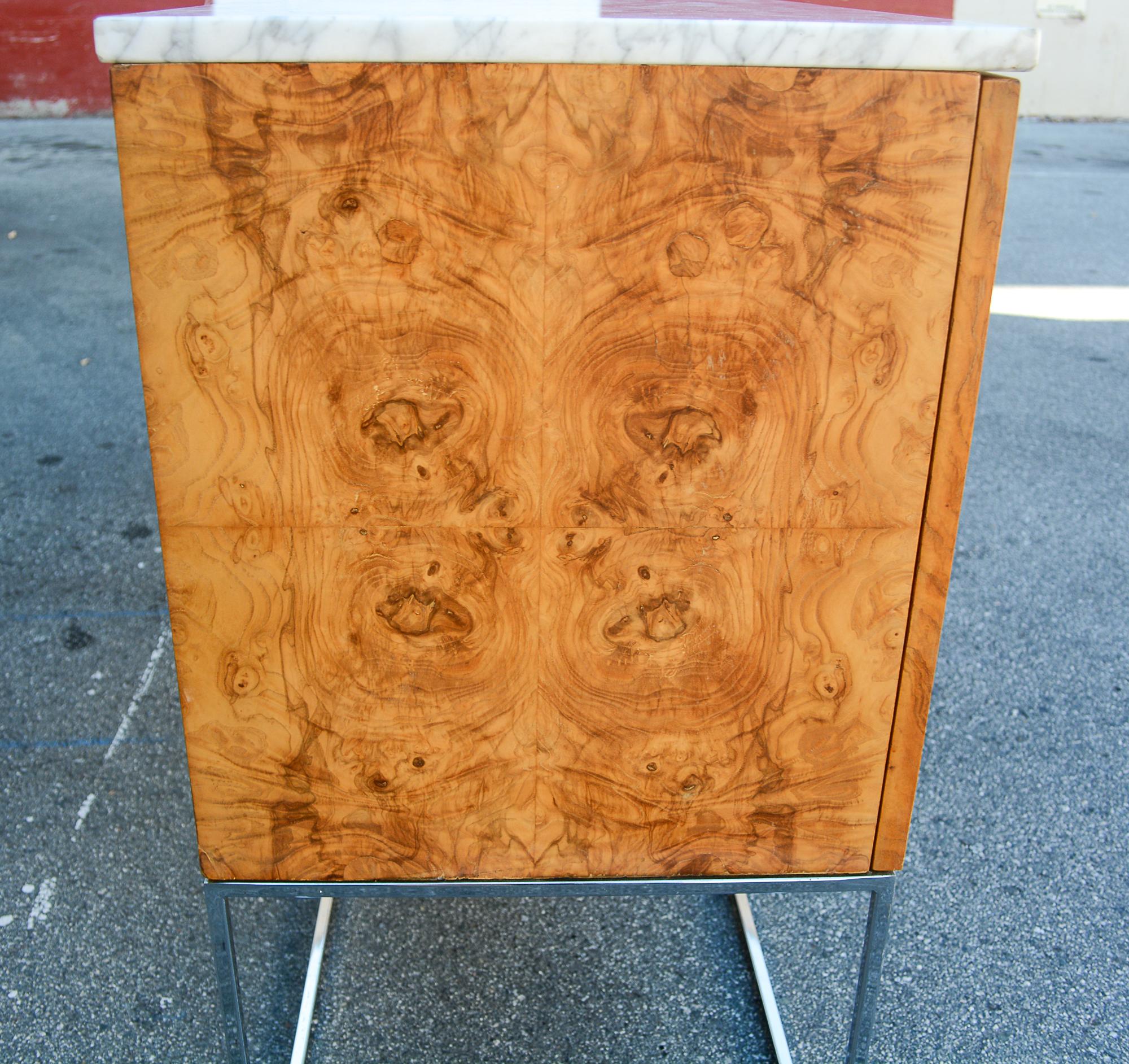 Milo Baughman Burl and Marble Credenza Sideboard In Good Condition For Sale In San Mateo, CA