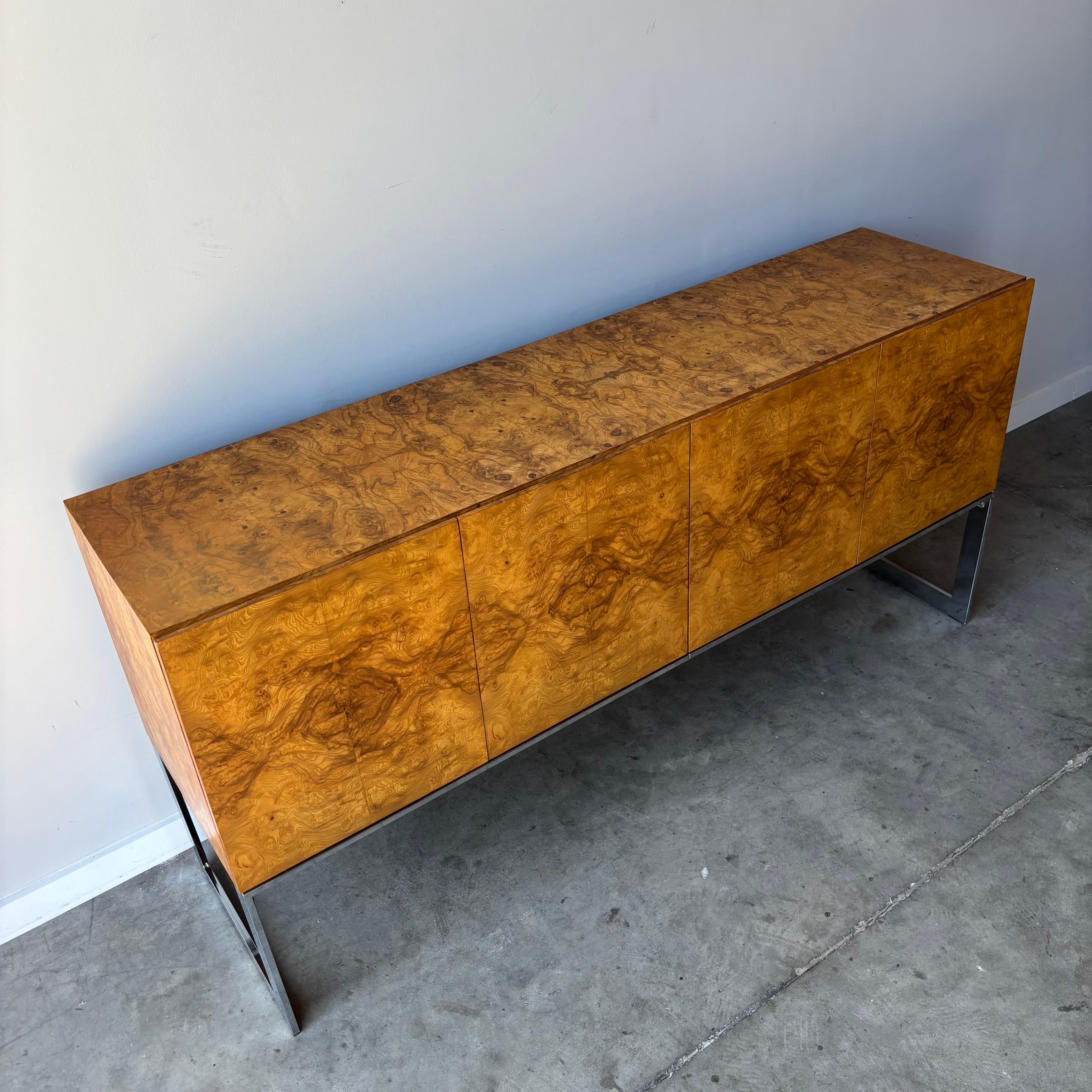 Mid-Century moderno Credenza in radica di Milo Baughman, Thayer Coggin, anni '70 in vendita