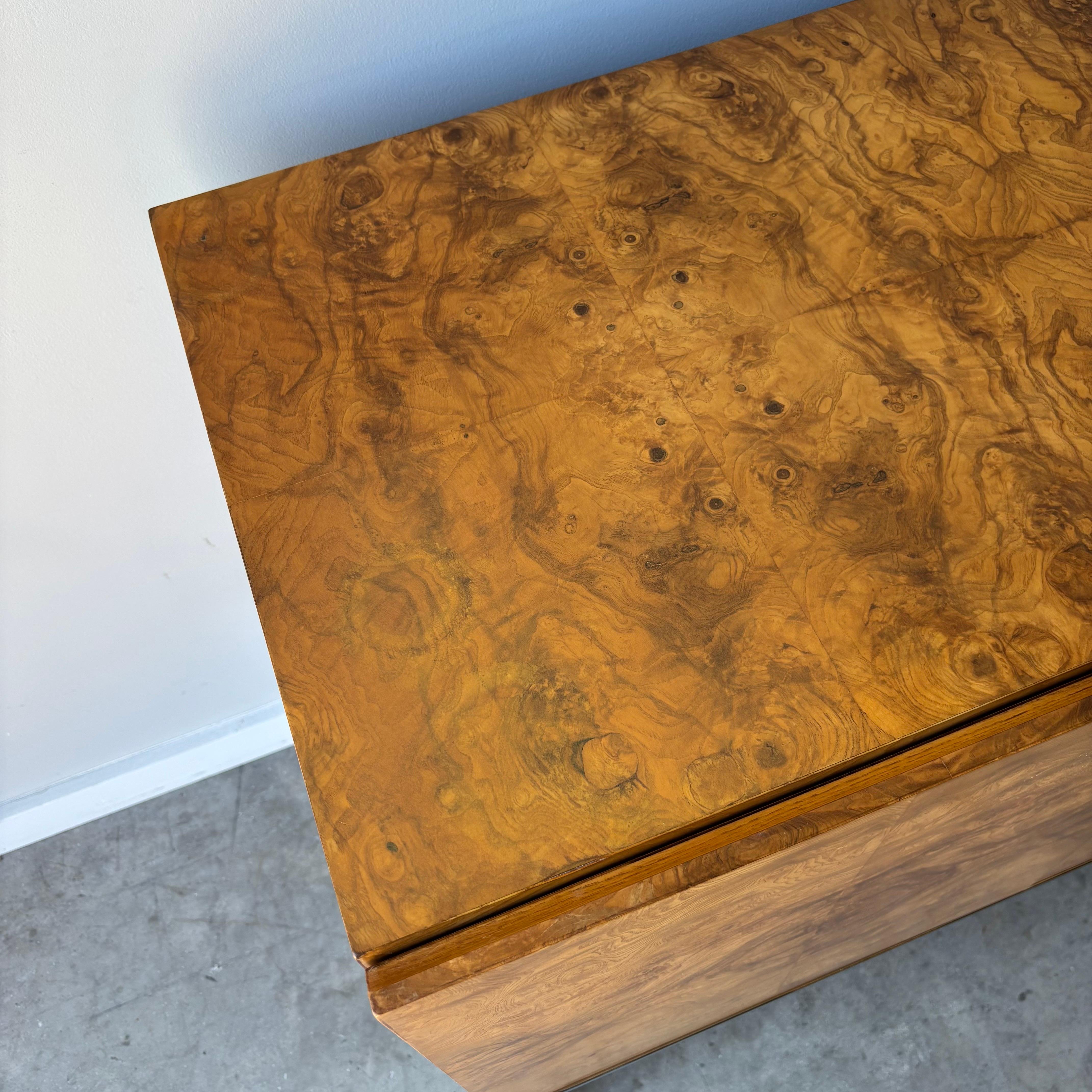 Credenza in radica di Milo Baughman, Thayer Coggin, anni '70 In condizioni buone in vendita a Raleigh, NC