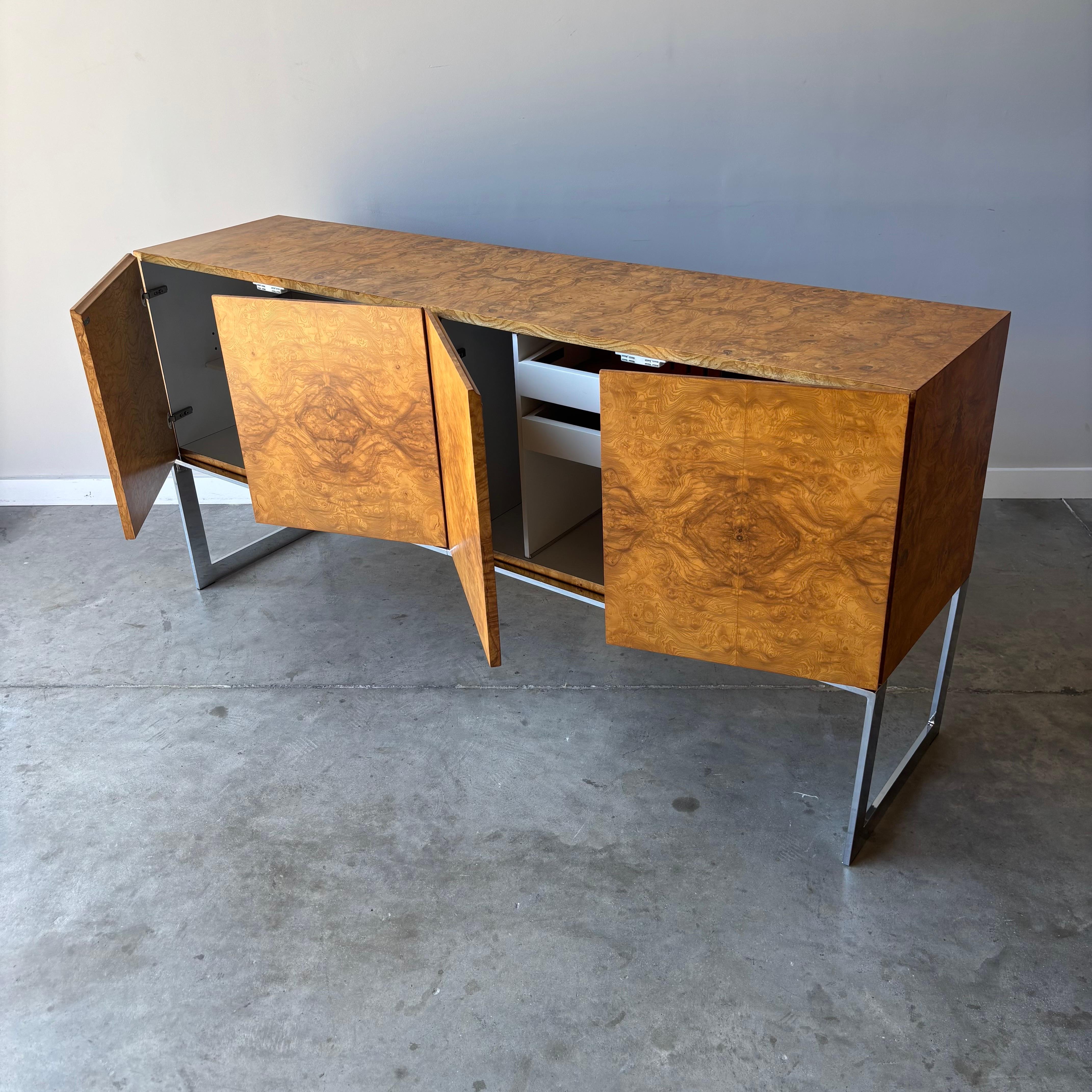Acciaio Credenza in radica di Milo Baughman, Thayer Coggin, anni '70 in vendita