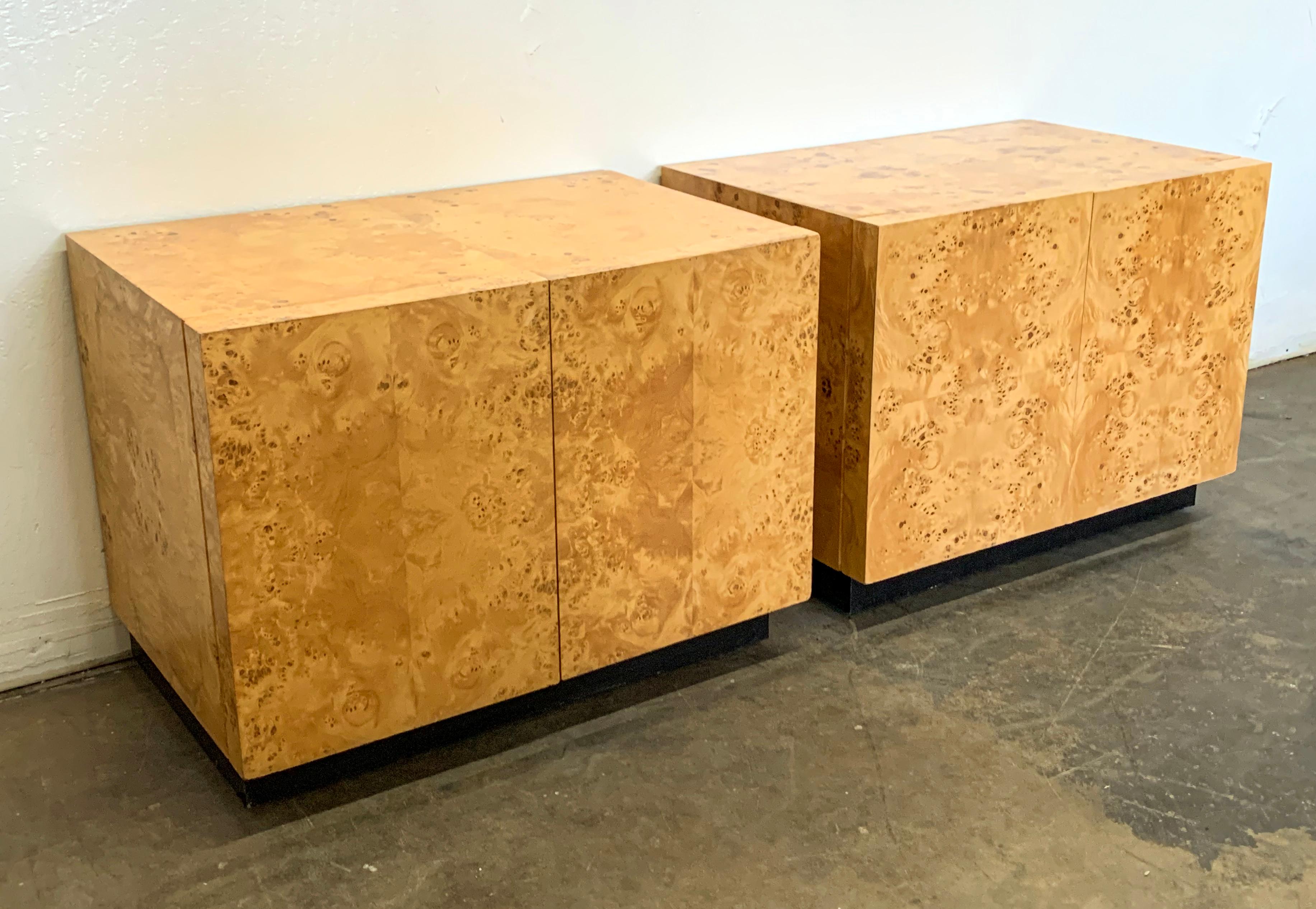 Milo Baughman Burl Wood Nightstands or Side Tables, a Pair In Good Condition In Culver City, CA