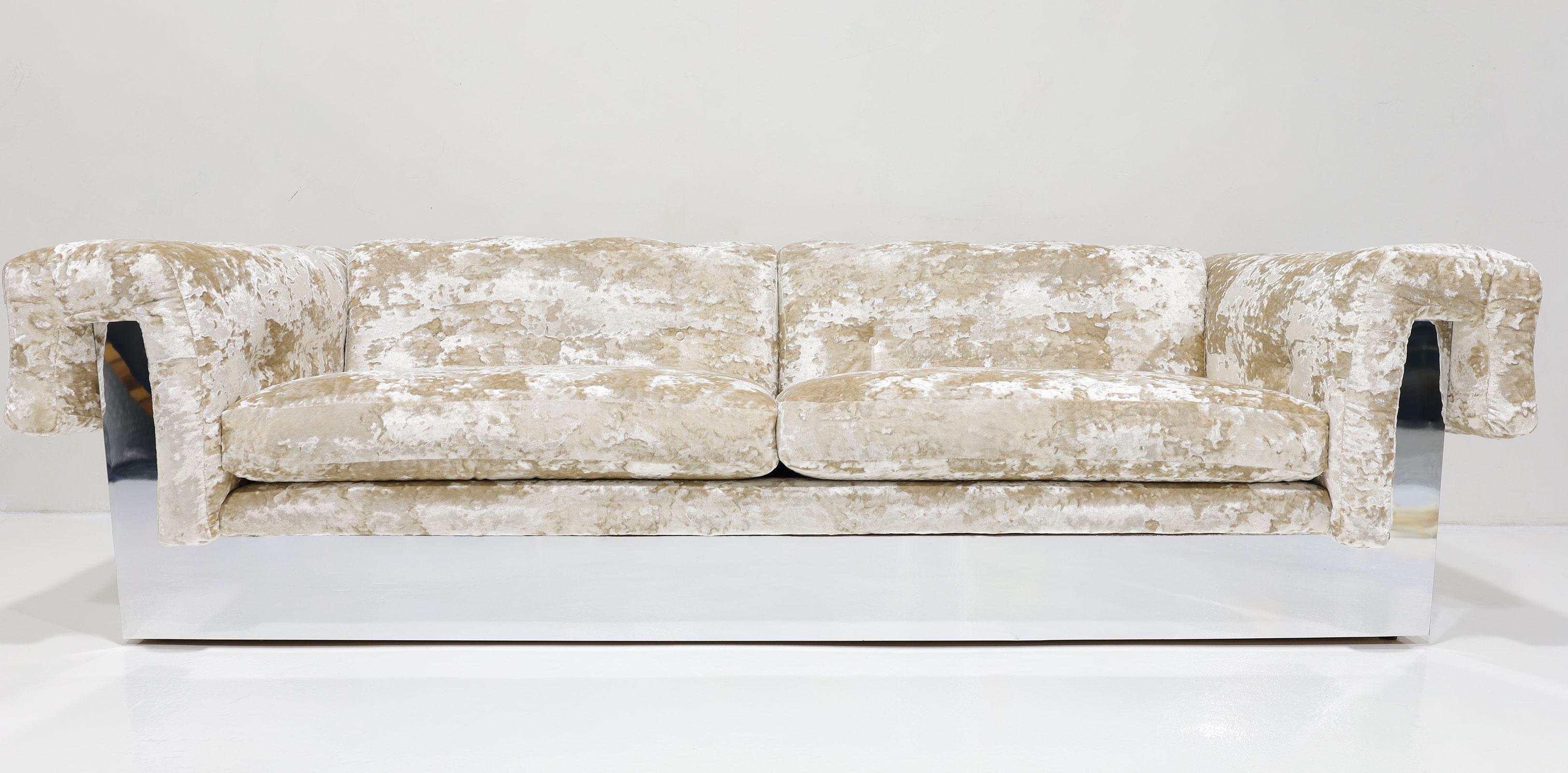 Milo Baughman Button Tufted Chrome Sofa in a Crushed Velvet For Sale 3