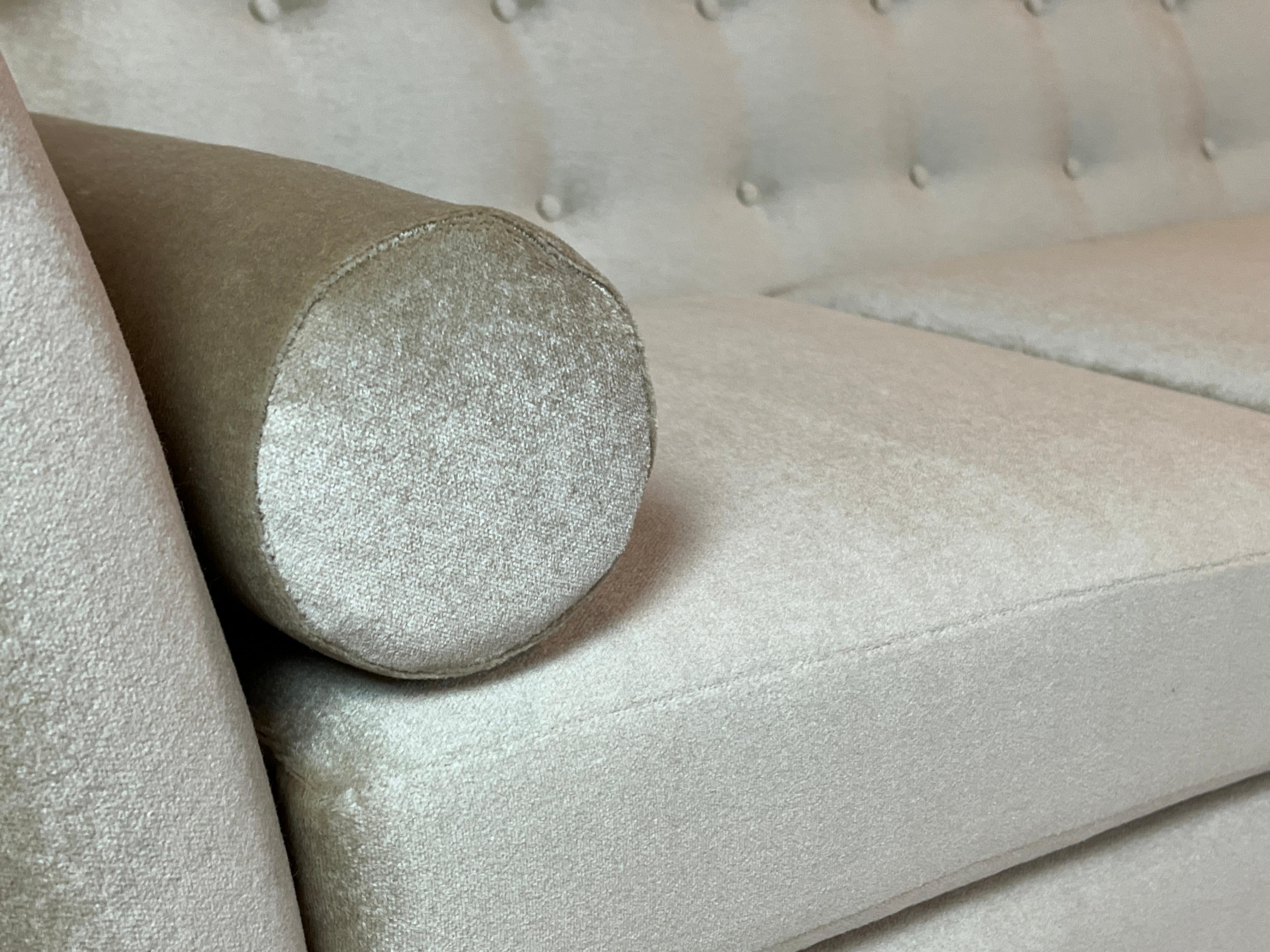 Milo Baughman Button Up Sofa for Thayer Coggin For Sale 6