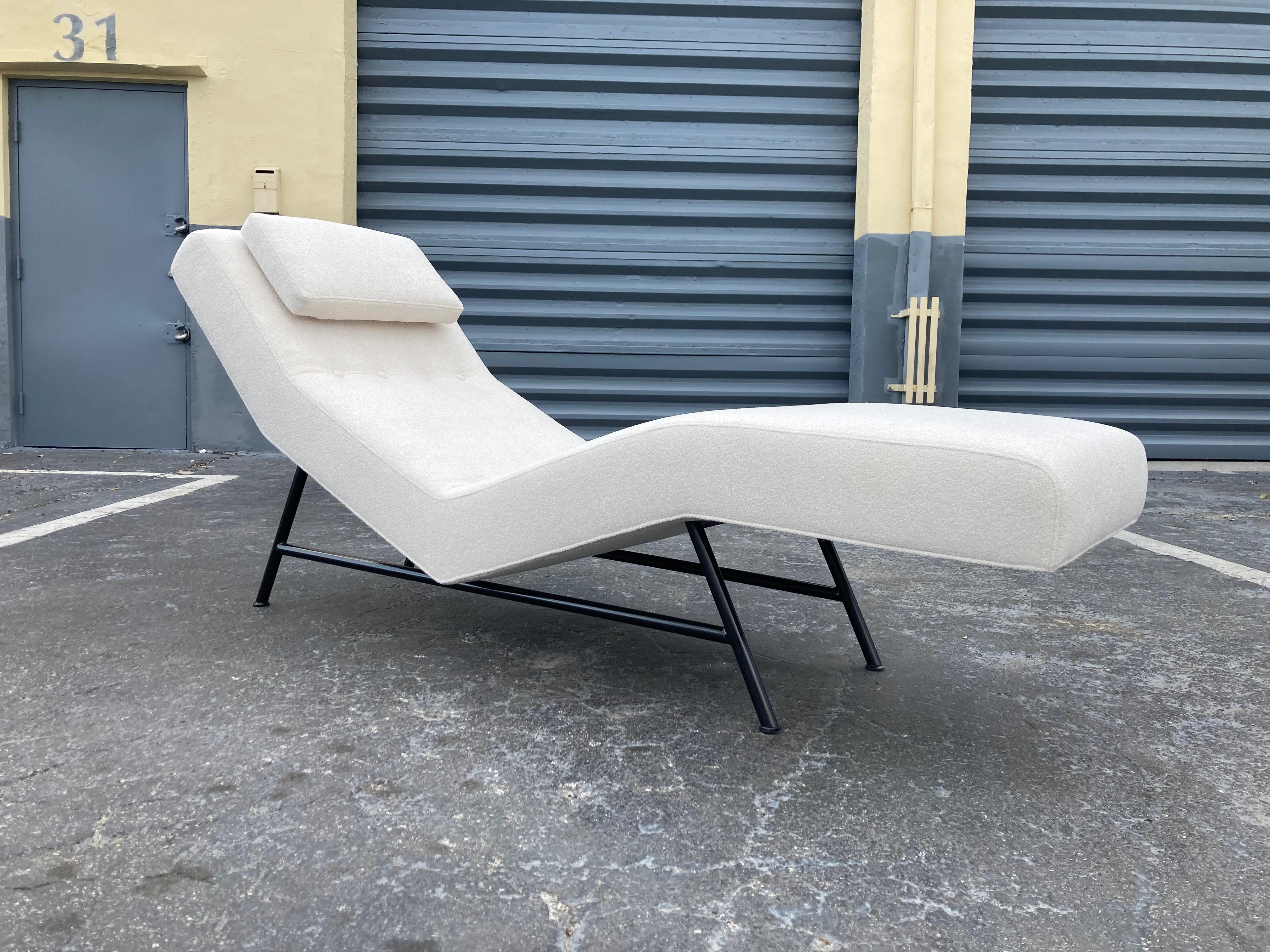 Milo Baughman Chaise Lounge for Thayer Coggin, Ivory, Black, Daybed For Sale 3
