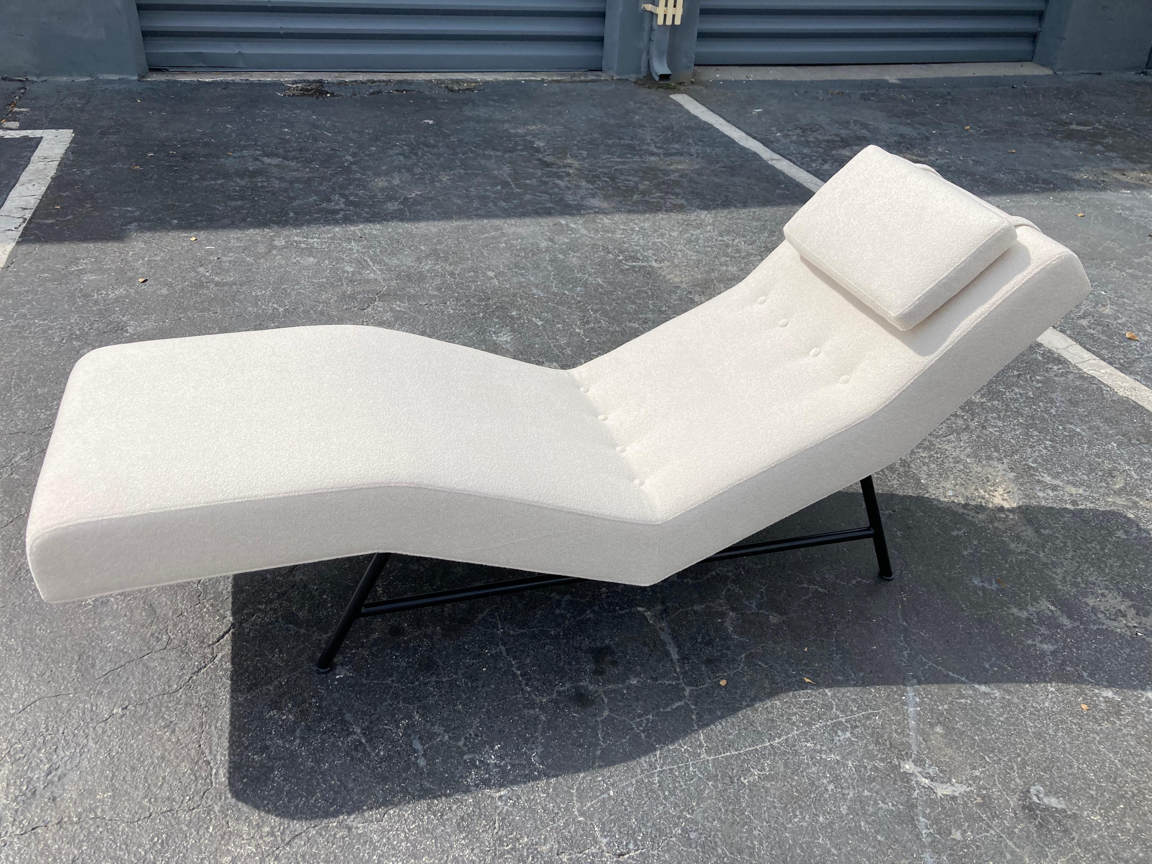 Milo Baughman Chaise Lounge for Thayer Coggin, Ivory, Black, Daybed For Sale 5