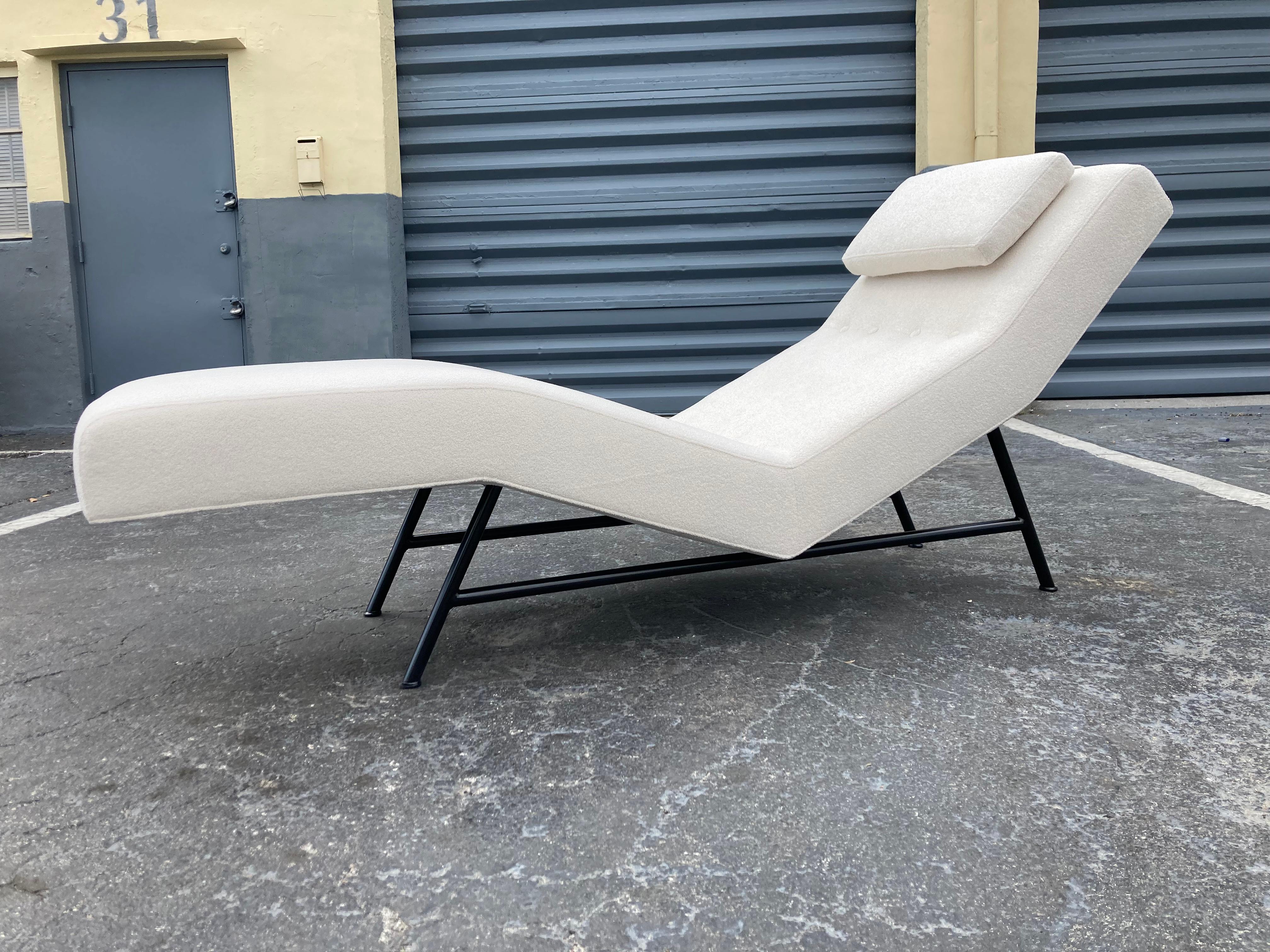 Milo Baughman Chaise Lounge for Thayer Coggin, Ivory, Black, Daybed For Sale 9