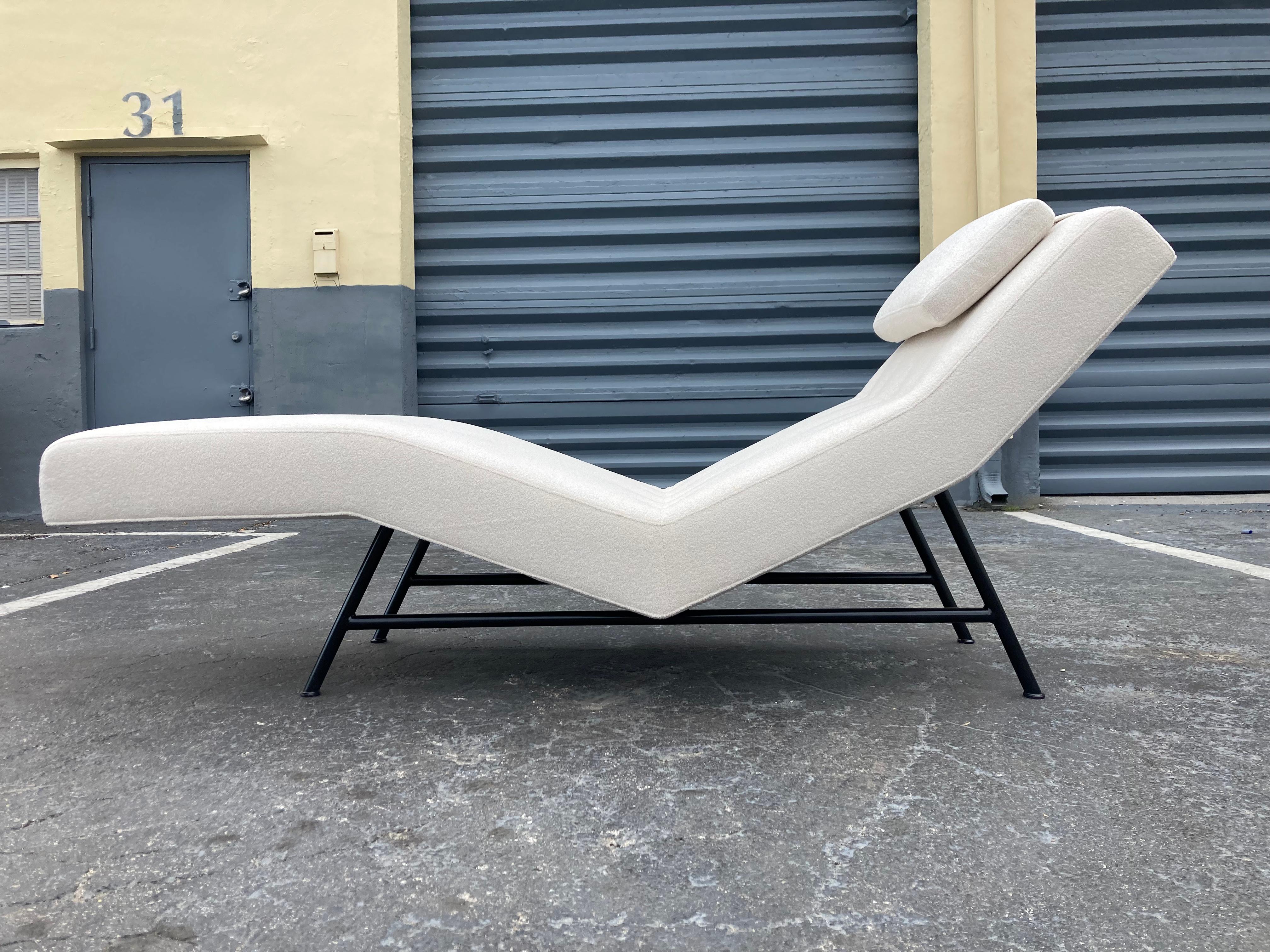 Milo Baughman Chaise Lounge for Thayer Coggin, Ivory, Black, Daybed For Sale 12