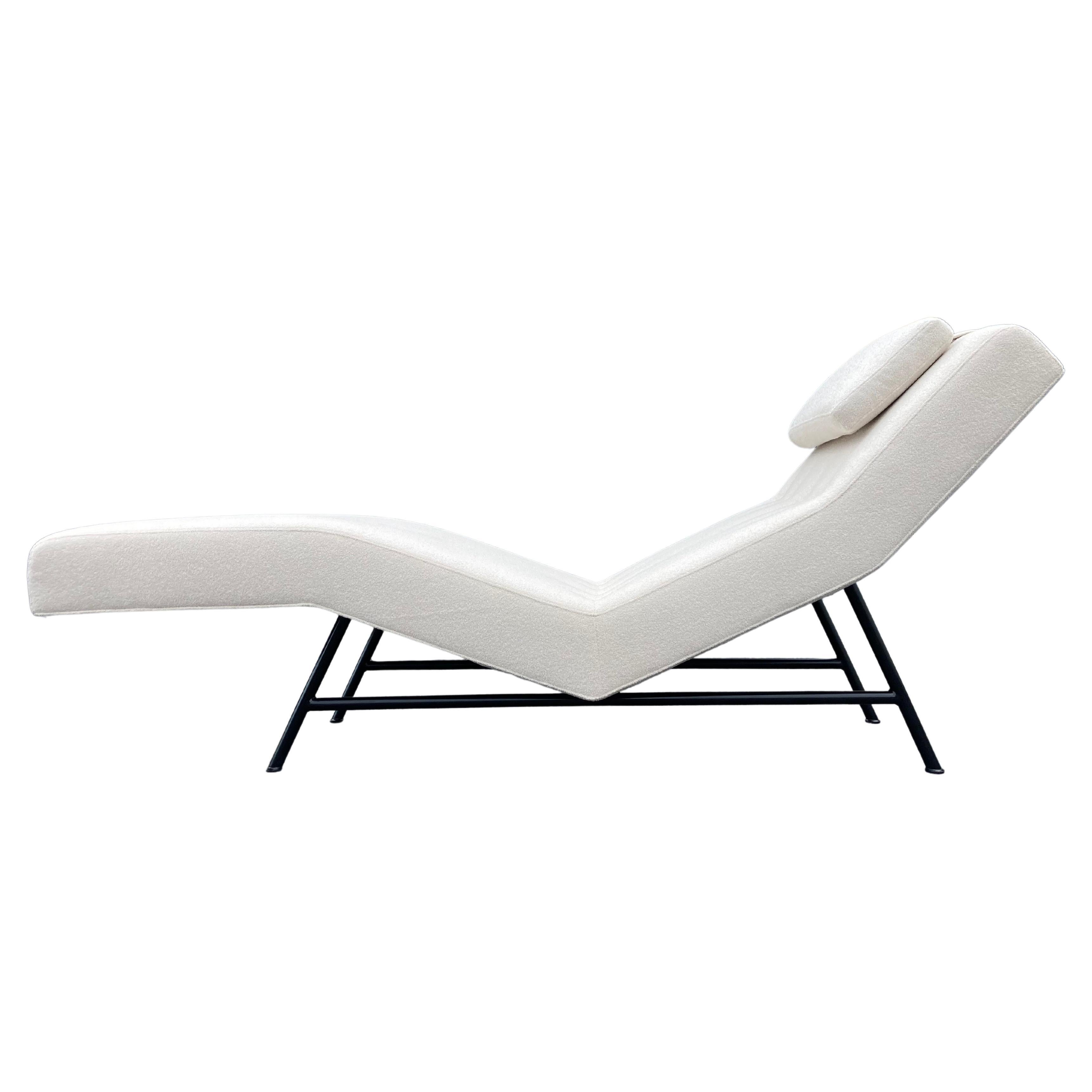 Swivel Rocking Wave Chaise Lounge Chair by Milo Baughman for Thayer — free download