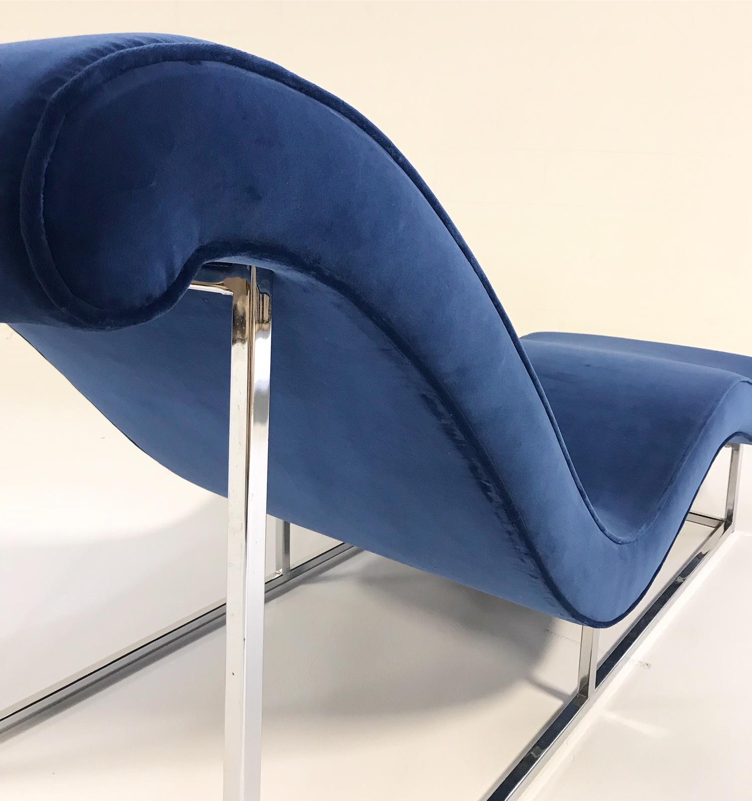 Milo Baughman Chaise Lounge Chair Restored in Loro Piana Blue Velvet, circa 1970 4