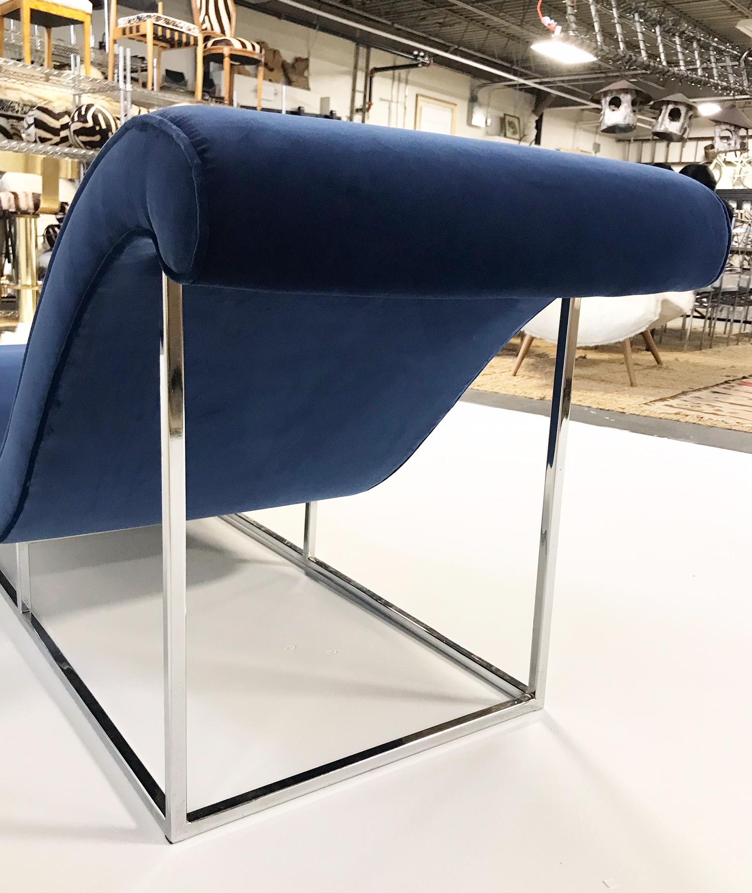 Milo Baughman Chaise Lounge Chair Restored in Loro Piana Blue Velvet, circa 1970 In Excellent Condition In SAINT LOUIS, MO