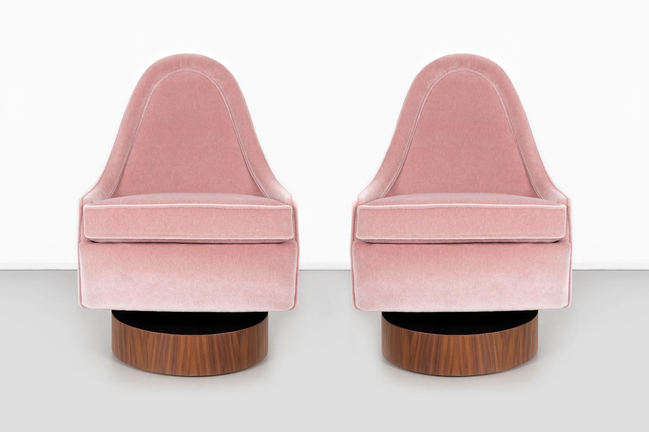 Pair of tilted swivel chairs

Designed by Milo Baughman for Thayer Coggin

USA, circa 1970s

Mohair and walnut

Measures: 28 ¾” H x 22” W x 24 ¼” D x seat 18 ¾” H.

  