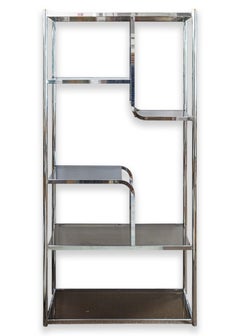 Milo Baughman Freistehender Etagere-Regalschrank aus Chrom und Rauchglas