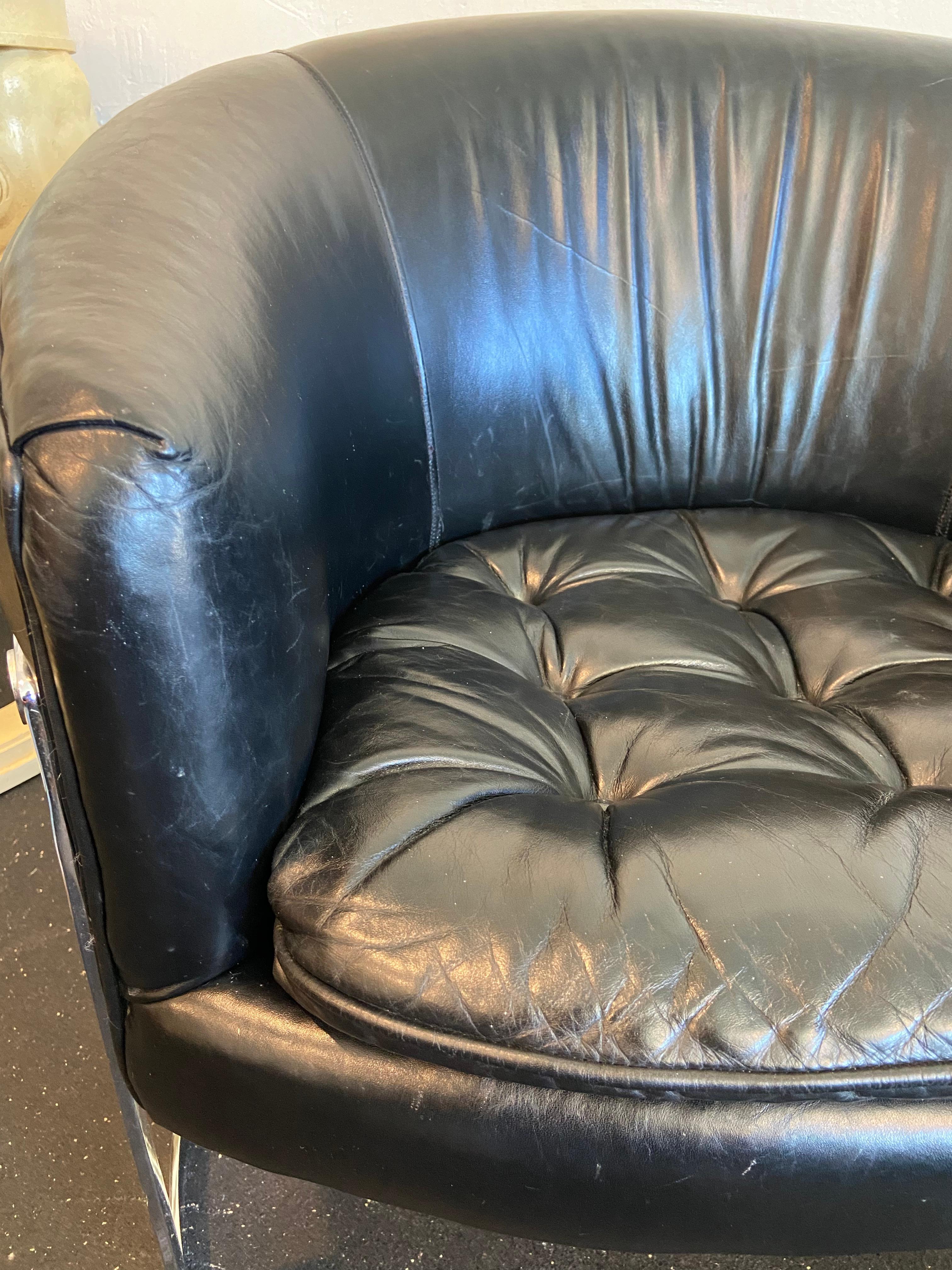 Flair Milo Baughman Stil Chrom Freischwinger Lounge Stühle in Leder- ein Paar im Angebot 4